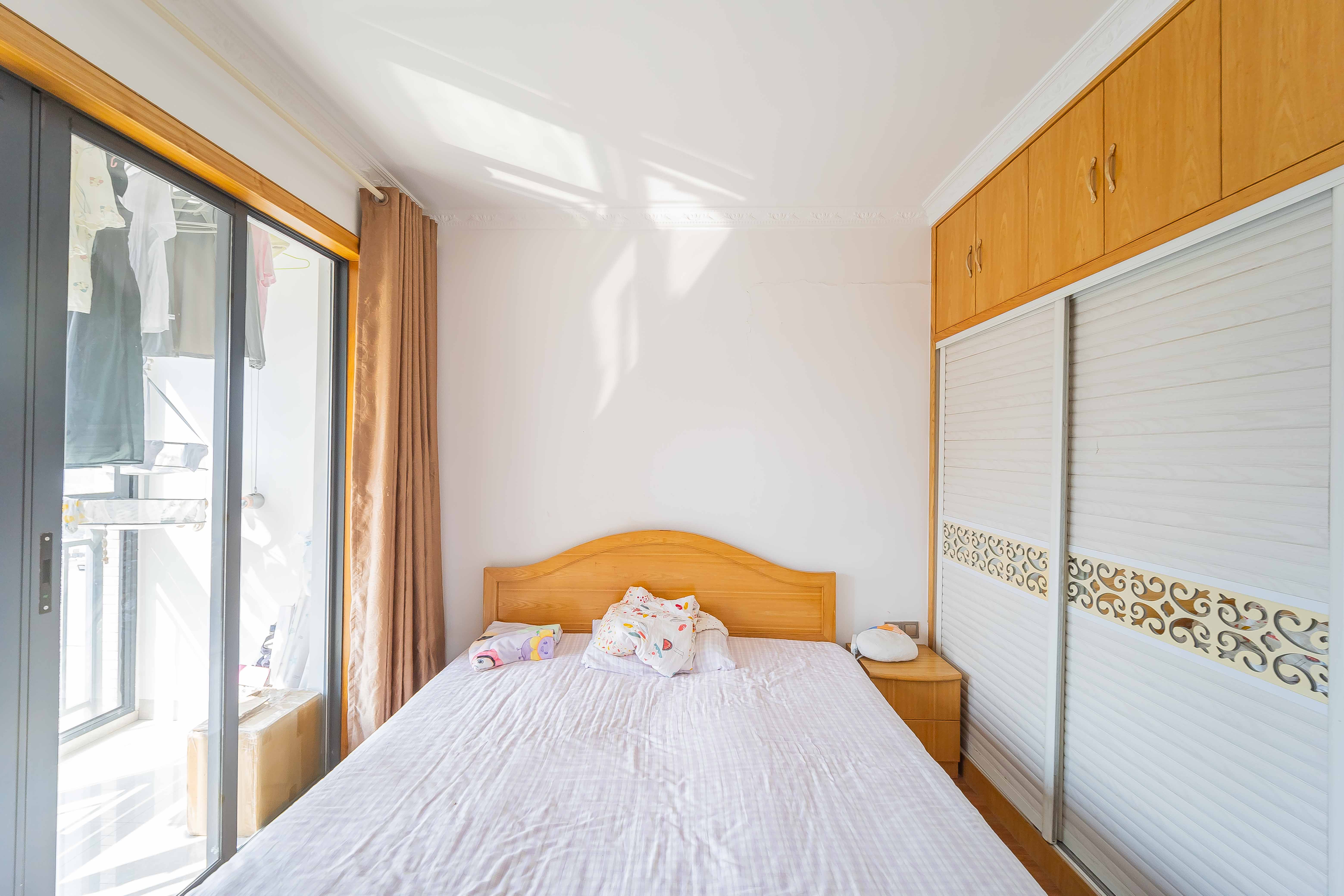 钱隆首府(福晟御园)  3室2厅2卫    118.0万 钱隆首府(福晟御园)  3室2厅2卫    118.0万卧室