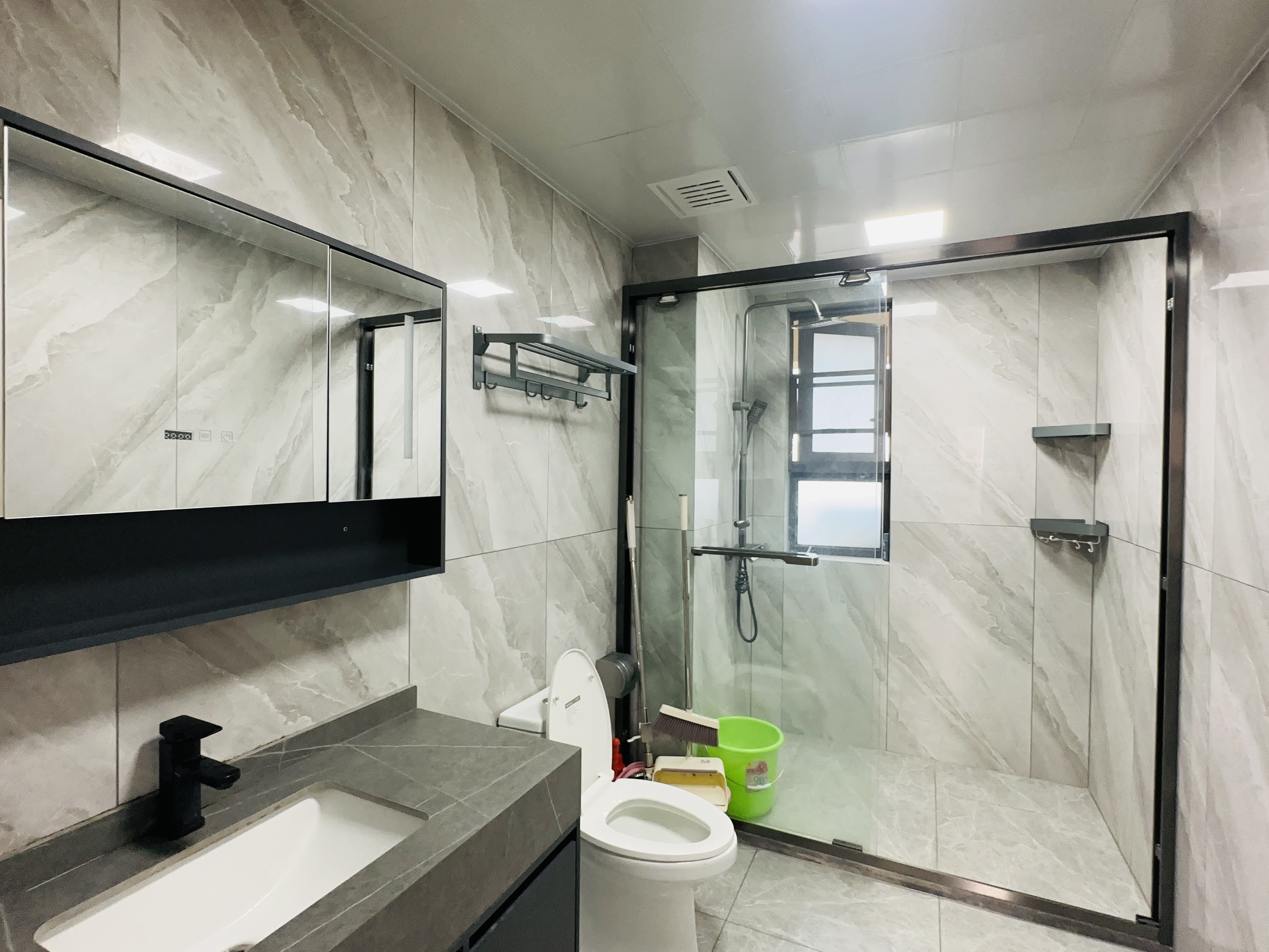 融创海口一号 4室2厅2卫 328.0万 融创海口一号 4室2厅2卫 328.0万卫生间