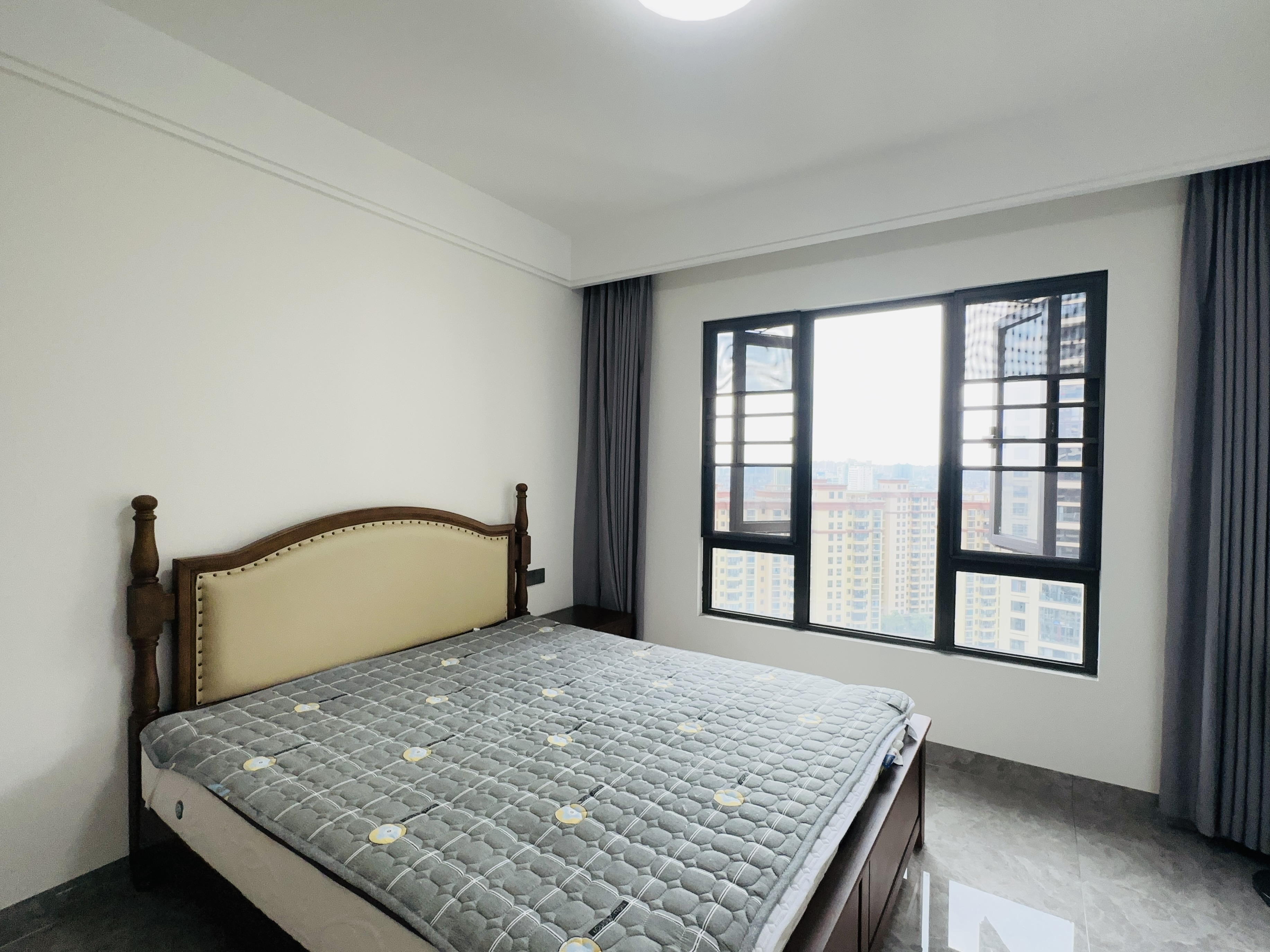 融创海口一号 4室2厅2卫 328.0万 融创海口一号 4室2厅2卫 328.0万卧室