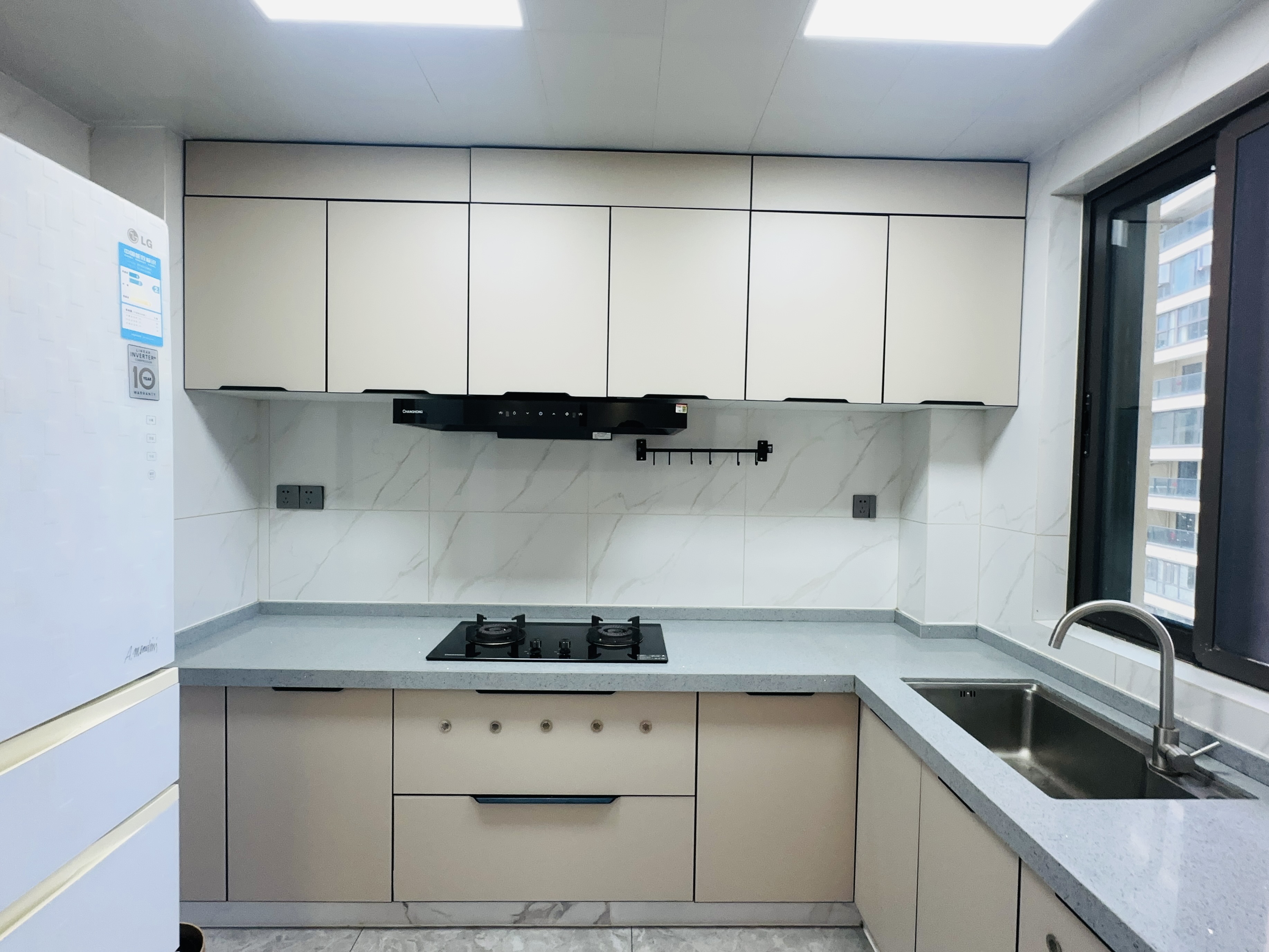 融创海口一号 4室2厅2卫 328.0万 融创海口一号 4室2厅2卫 328.0万厨房