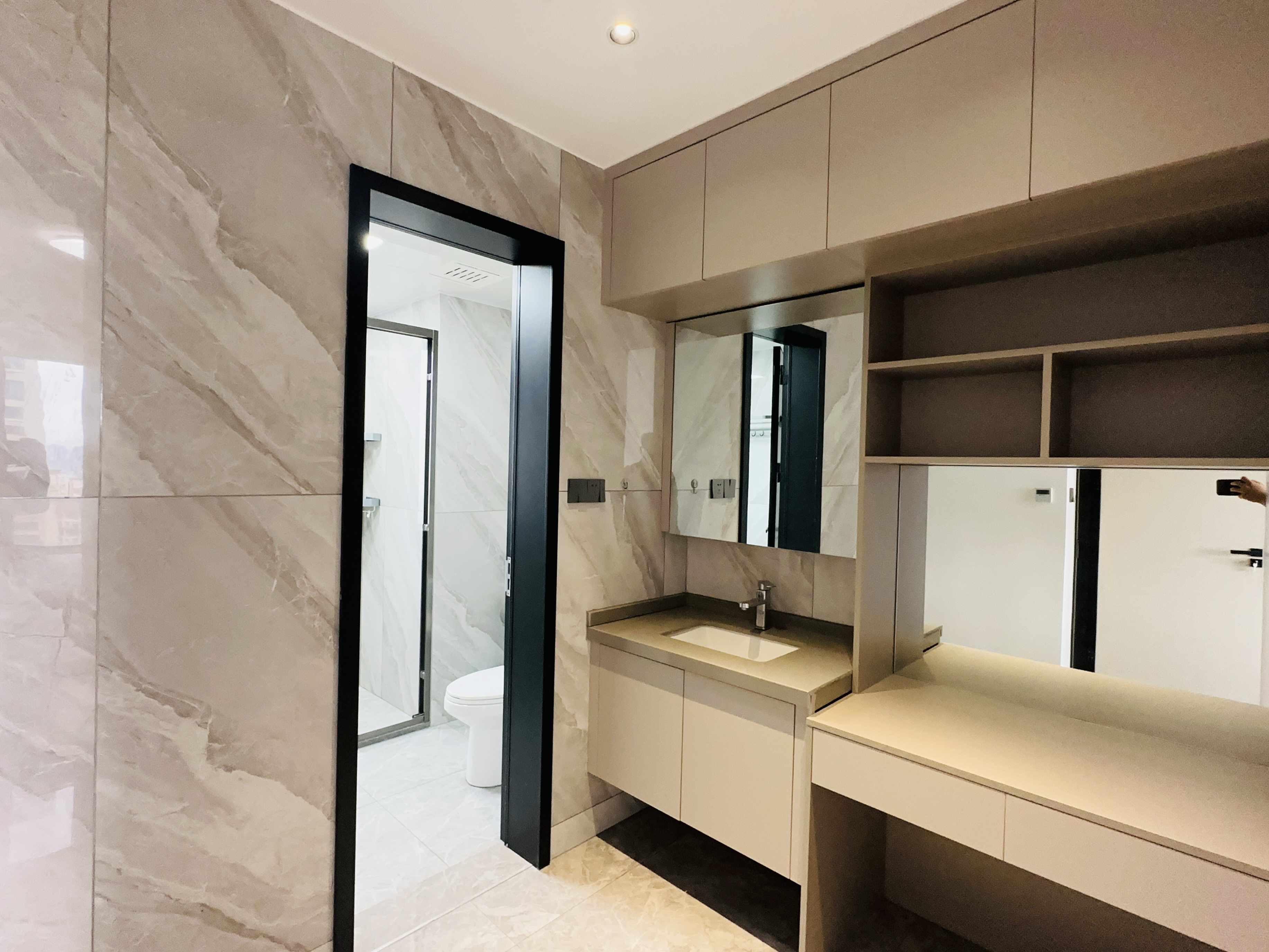 融创海口一号 4室2厅2卫 328.0万 融创海口一号 4室2厅2卫 328.0万卫生间