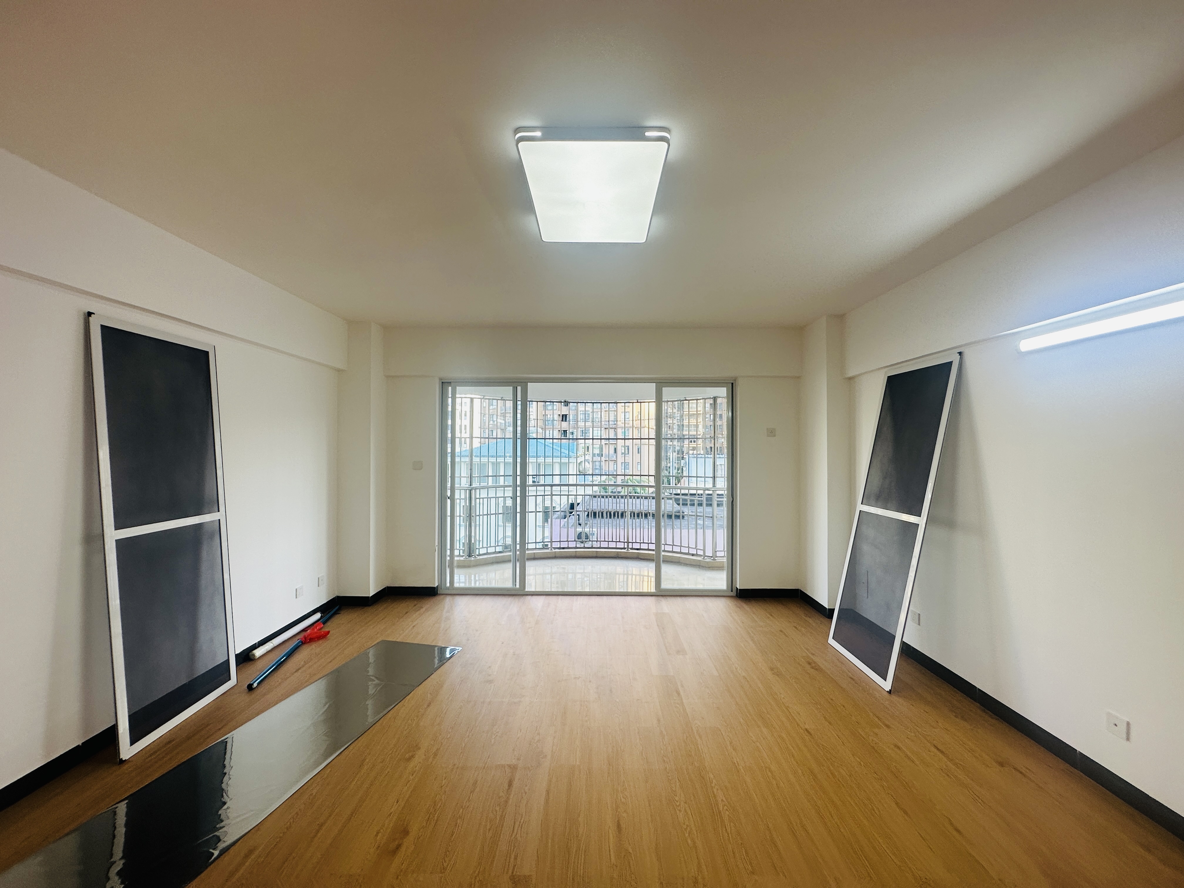 广昌花园 4室2厅2卫 180.0万 广昌花园 4室2厅2卫 180.0万客厅