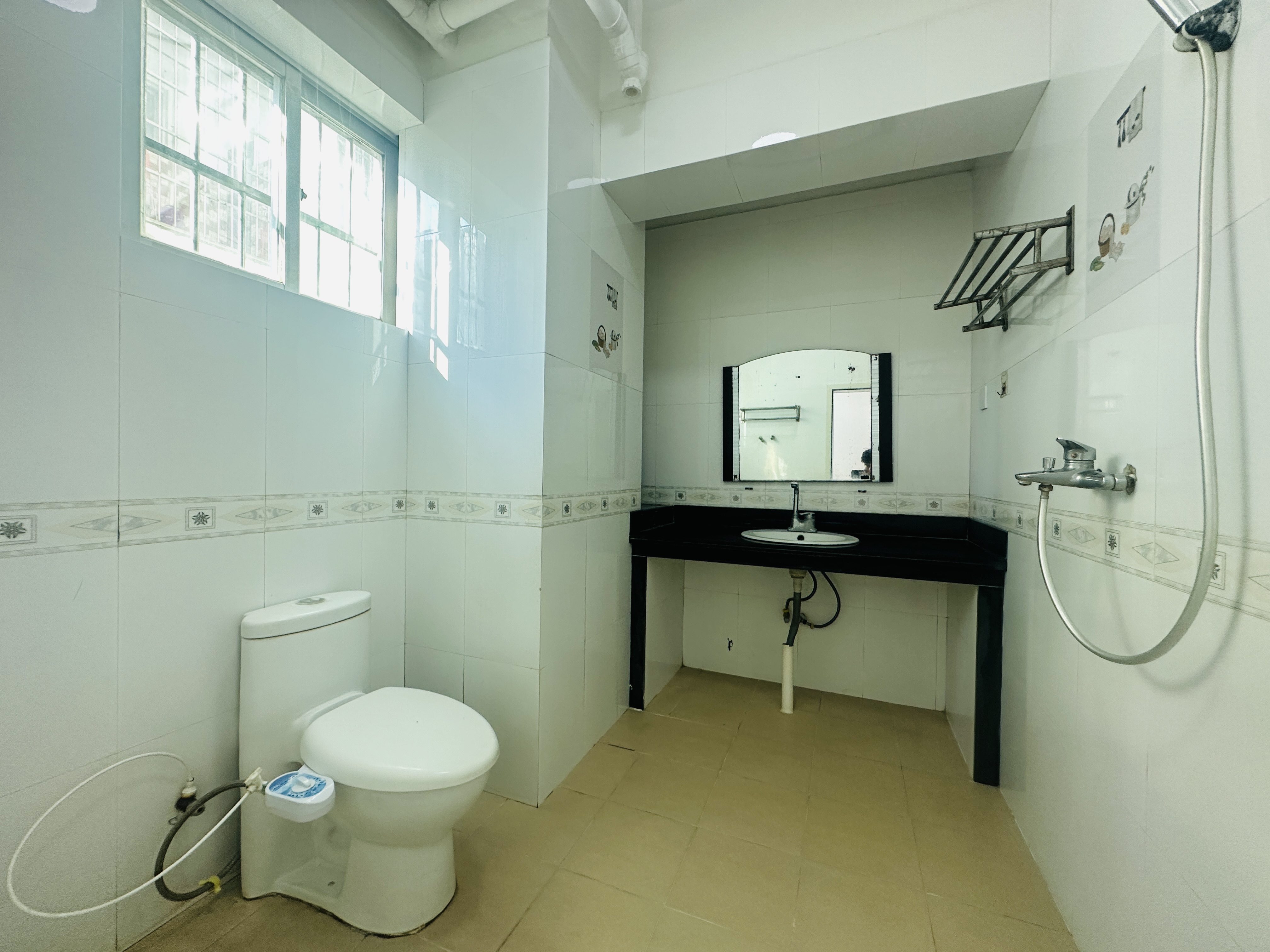 广昌花园 4室2厅2卫 180.0万 广昌花园 4室2厅2卫 180.0万卫生间