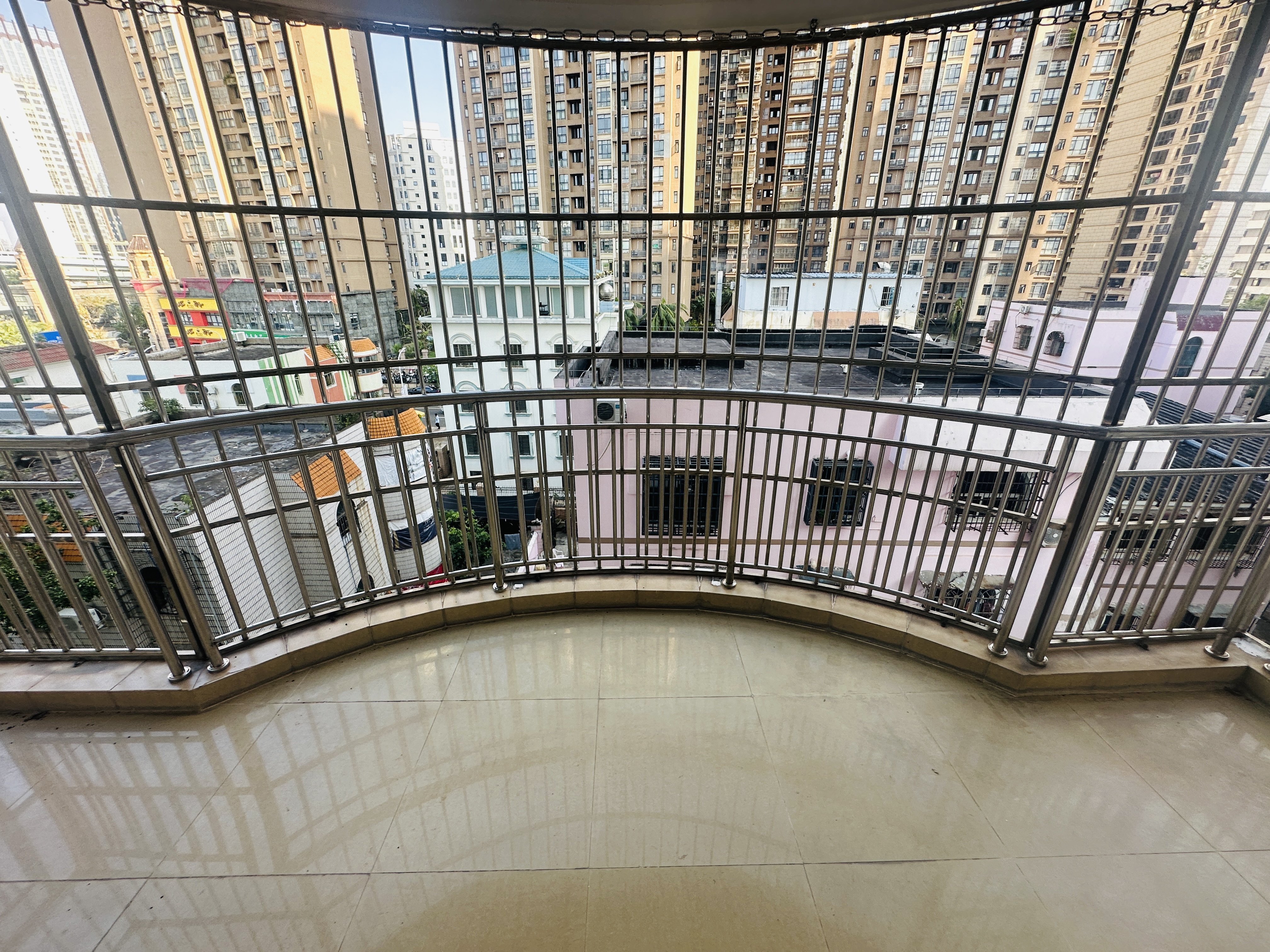 广昌花园 4室2厅2卫 180.0万 广昌花园 4室2厅2卫 180.0万阳台