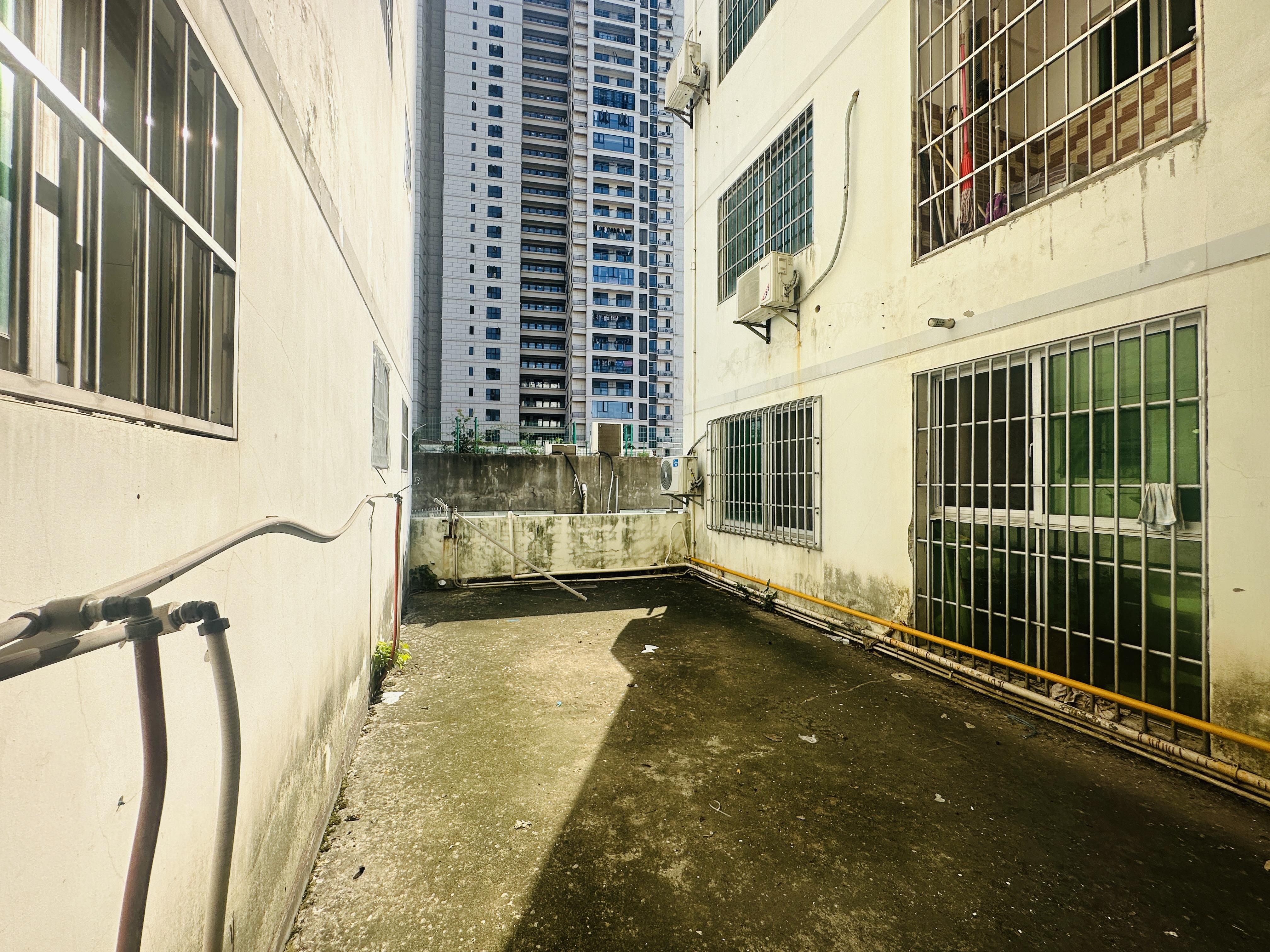 广昌花园 4室2厅2卫 180.0万 广昌花园 4室2厅2卫 180.0万阳台