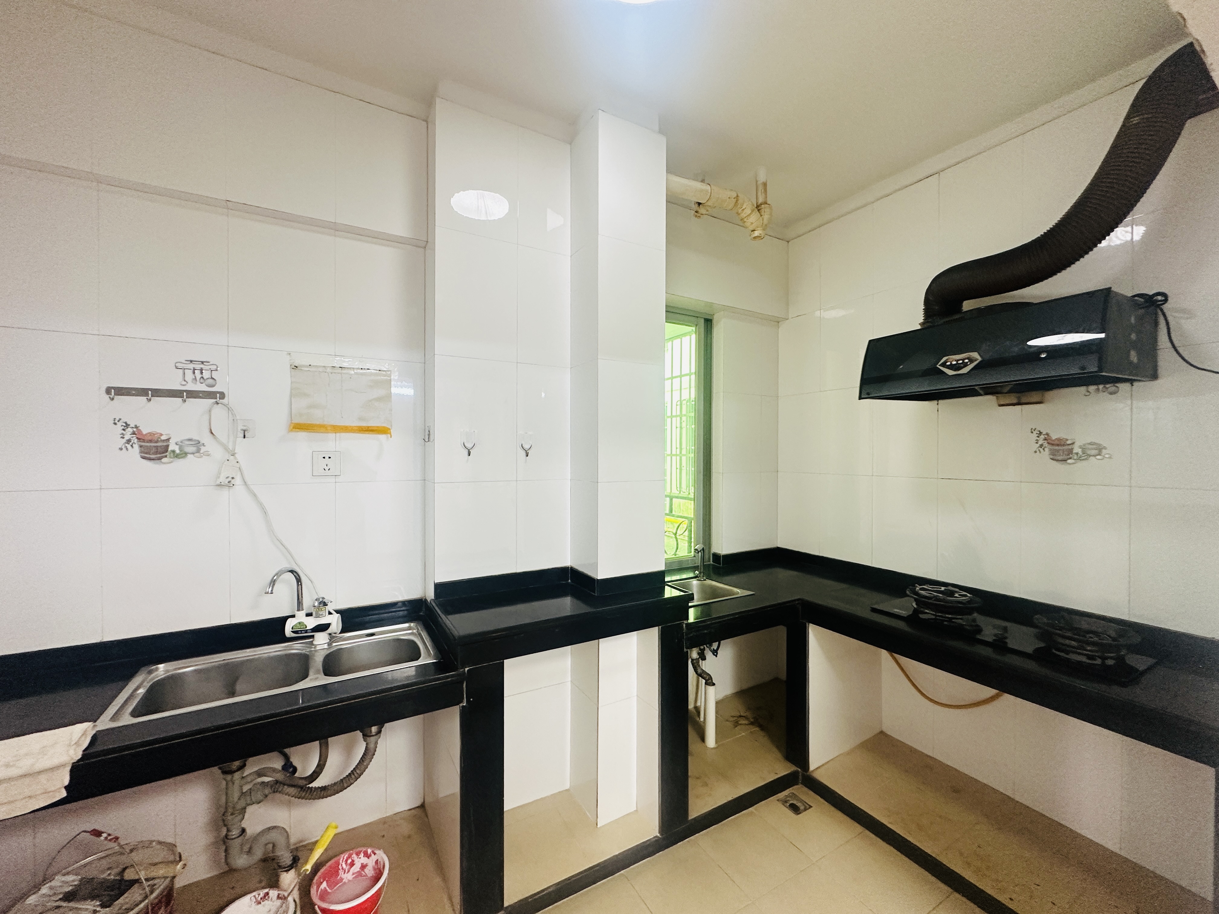 广昌花园 4室2厅2卫 180.0万 广昌花园 4室2厅2卫 180.0万厨房