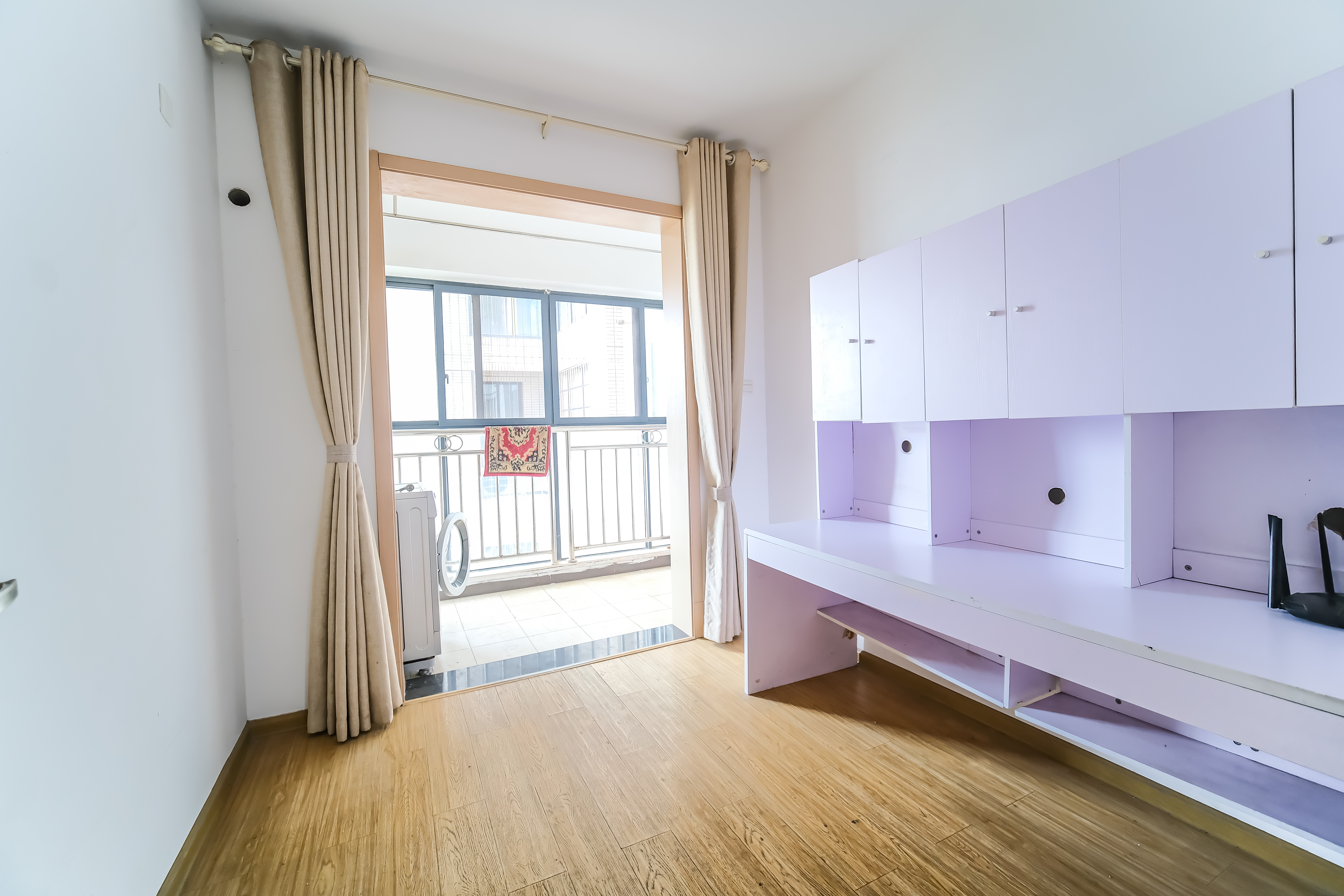 花样年华  4室2厅1卫    75.0万 花样年华  4室2厅1卫    75.0万卧室