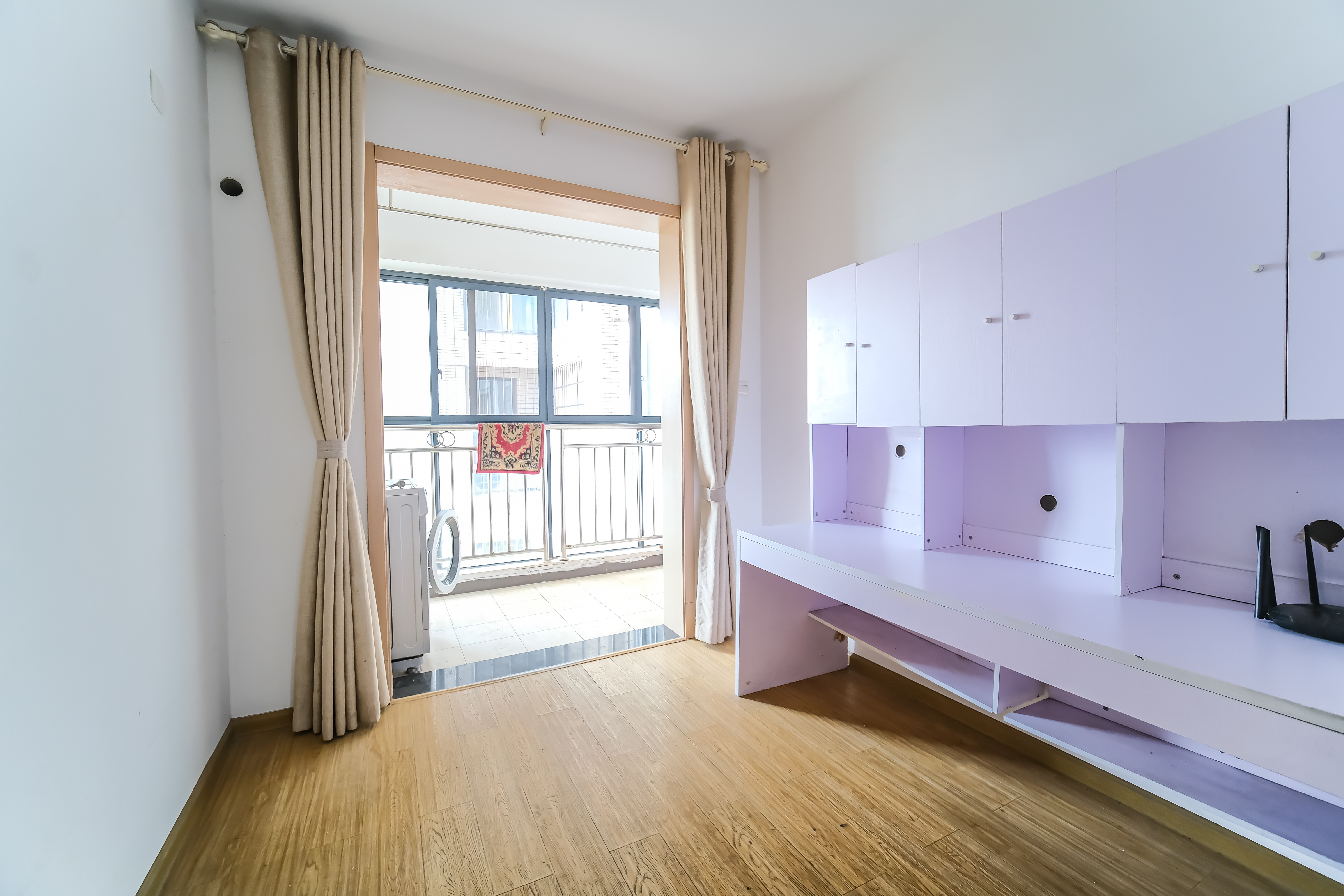 花样年华  4室2厅1卫    75.0万 花样年华  4室2厅1卫    75.0万卧室