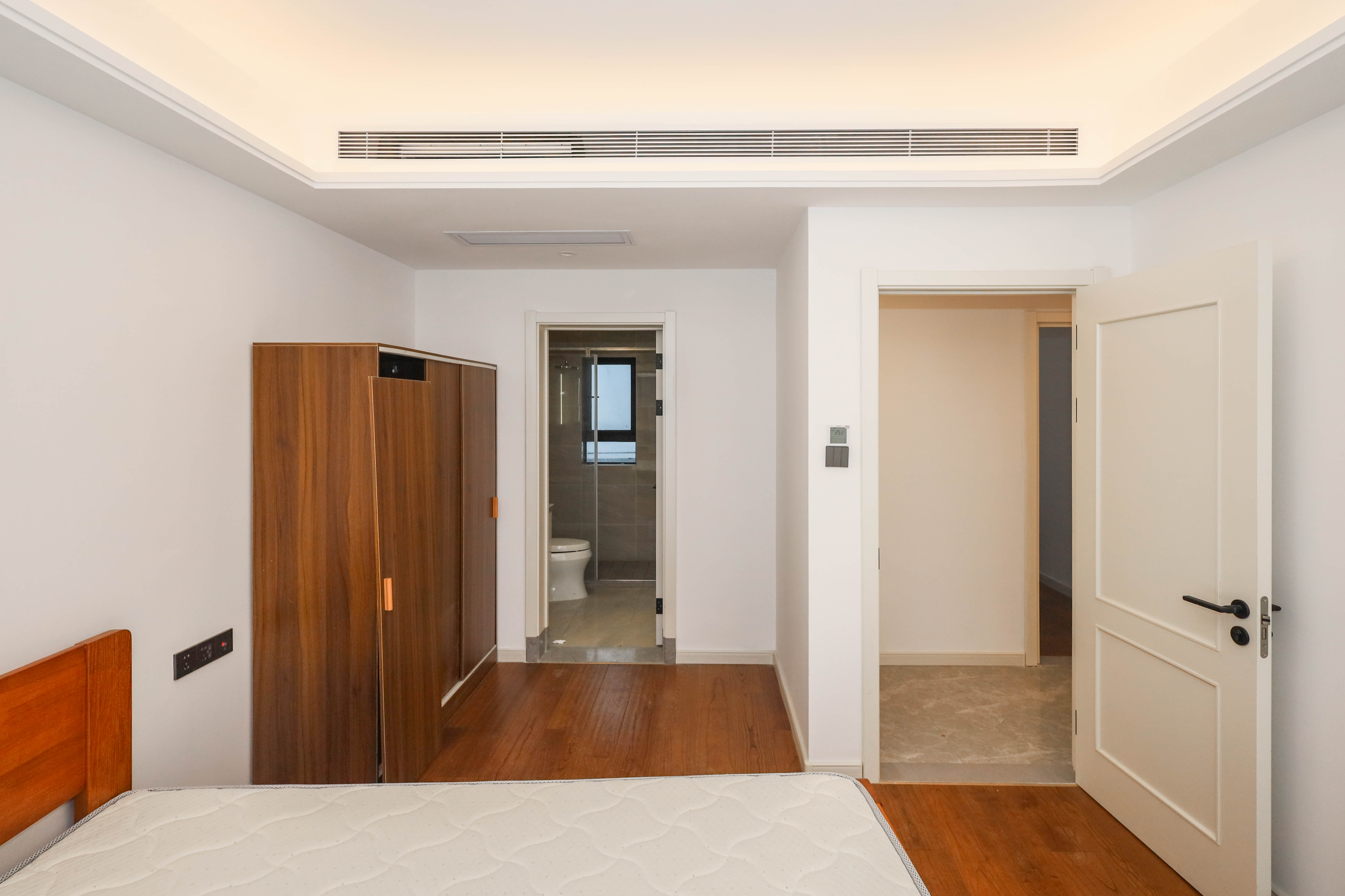 万科金色梦想D区 4室2厅2卫 136.0万 万科金色梦想D区 4室2厅2卫 136.0万卧室