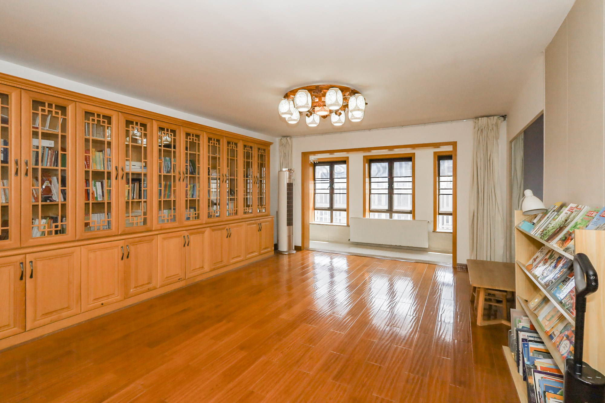 南山雍江汇(滨江国际新城)  4室2厅2卫    166.0万 南山雍江汇(滨江国际新城)  4室2厅2卫    166.0万客厅