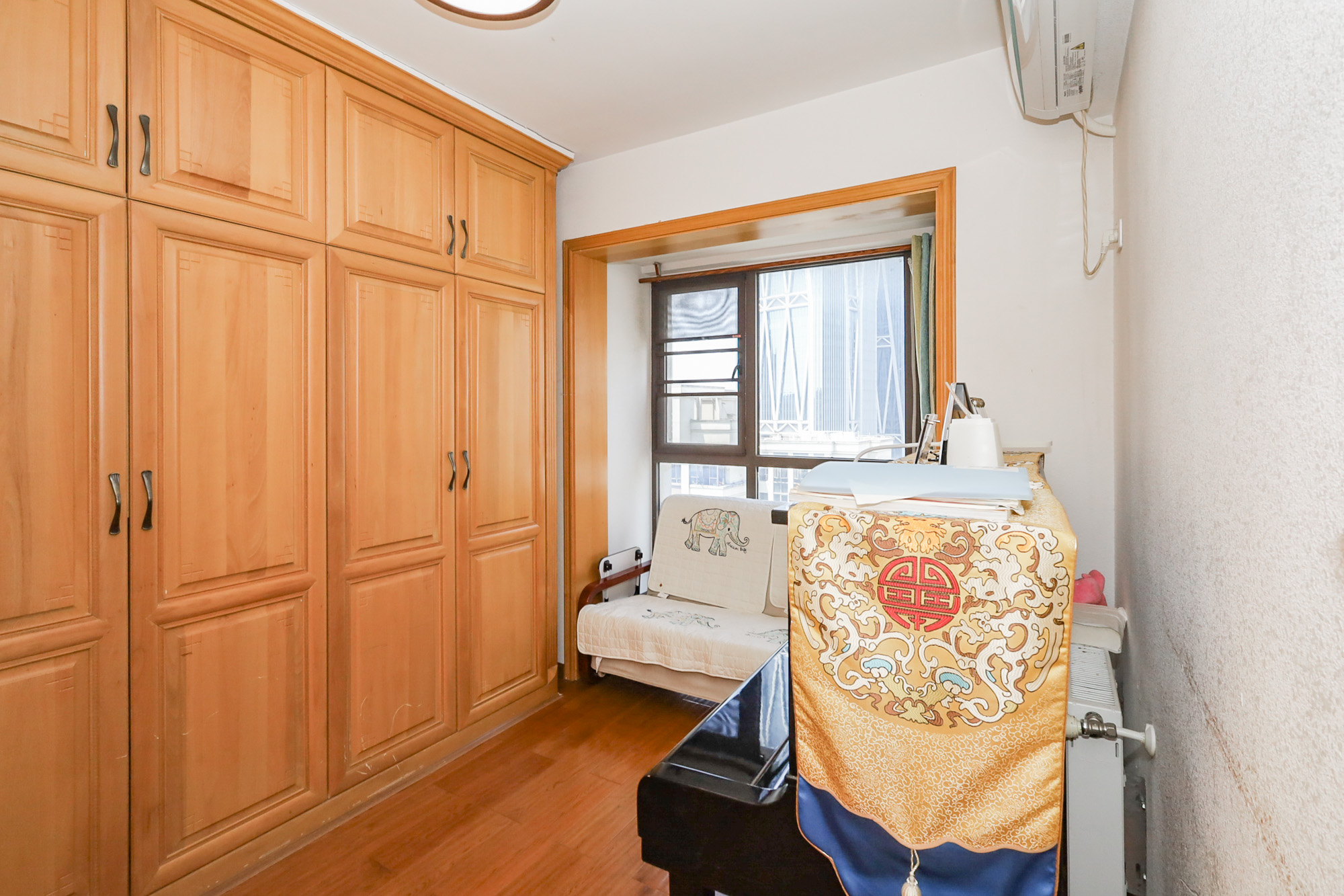 南山雍江汇(滨江国际新城)  4室2厅2卫    166.0万 南山雍江汇(滨江国际新城)  4室2厅2卫    166.0万卧室