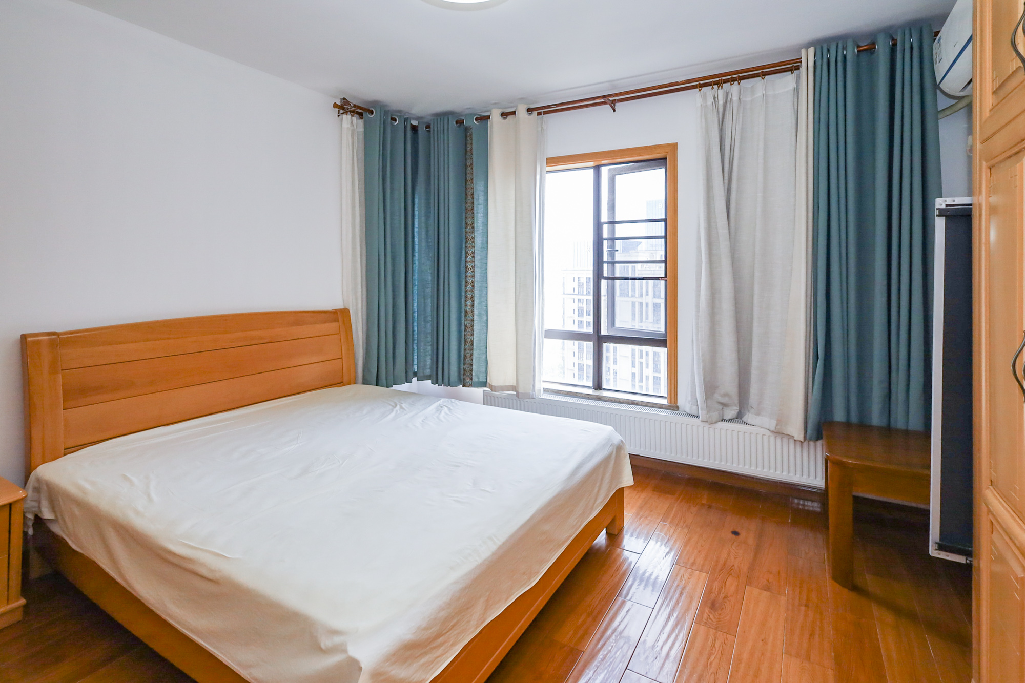 南山雍江汇(滨江国际新城)  4室2厅2卫    166.0万 南山雍江汇(滨江国际新城)  4室2厅2卫    166.0万卧室