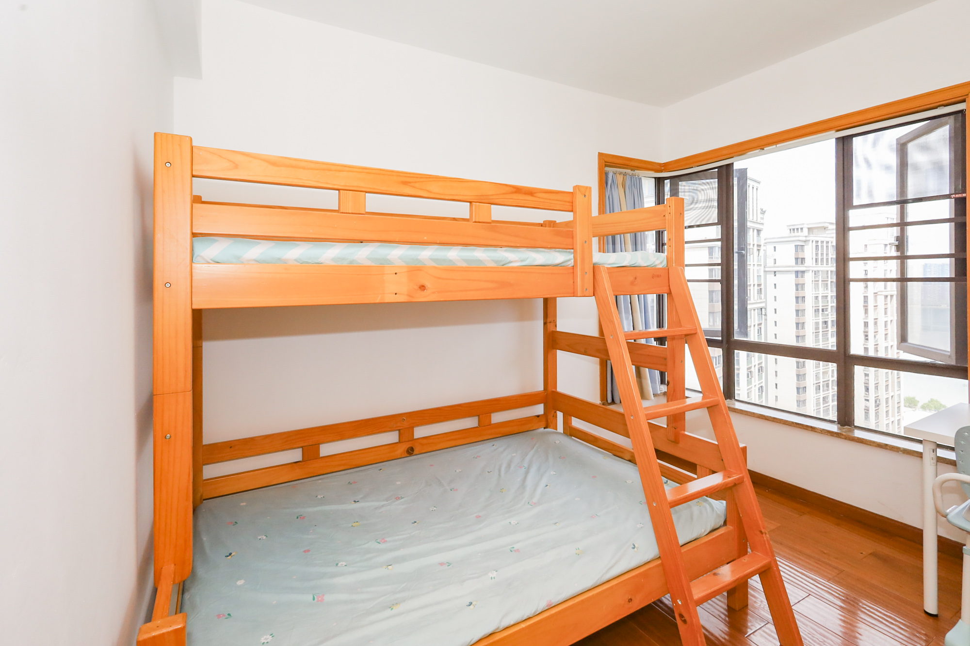 南山雍江汇(滨江国际新城)  4室2厅2卫    166.0万 南山雍江汇(滨江国际新城)  4室2厅2卫    166.0万卧室