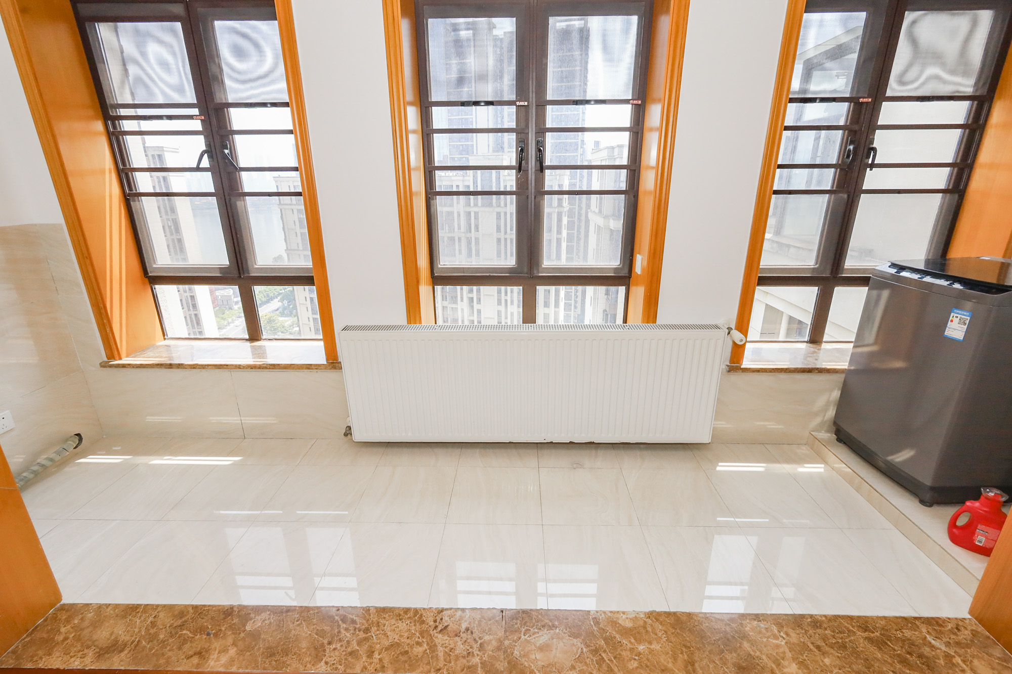 南山雍江汇(滨江国际新城)  4室2厅2卫    166.0万 南山雍江汇(滨江国际新城)  4室2厅2卫    166.0万阳台