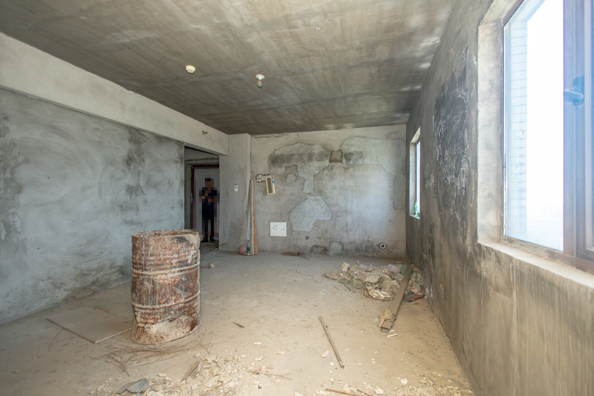 新长海广场  3室2厅1卫    58.0万 新长海广场  3室2厅1卫    58.0万客厅