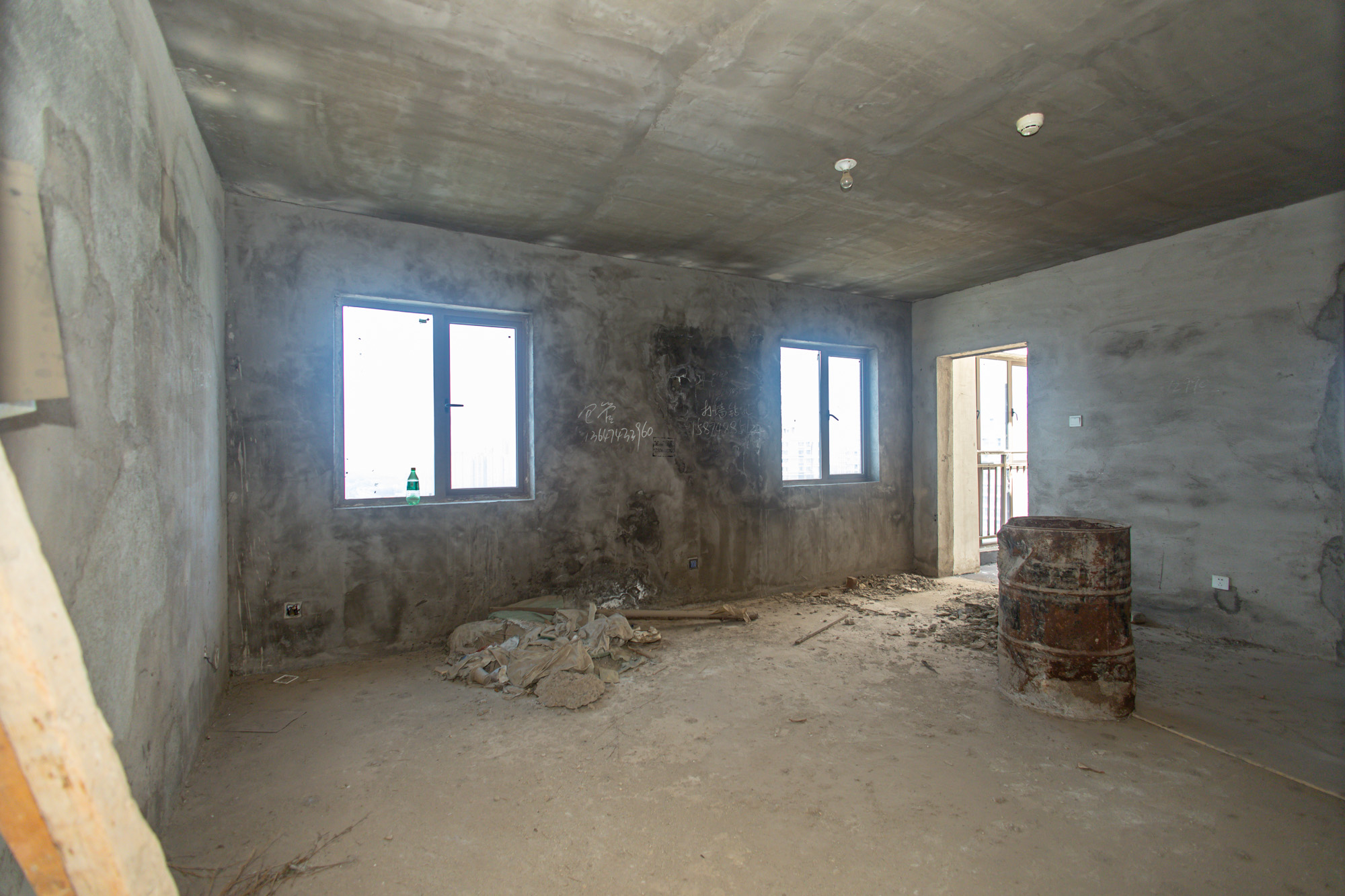 新长海广场  3室2厅1卫    58.0万 新长海广场  3室2厅1卫    58.0万客厅