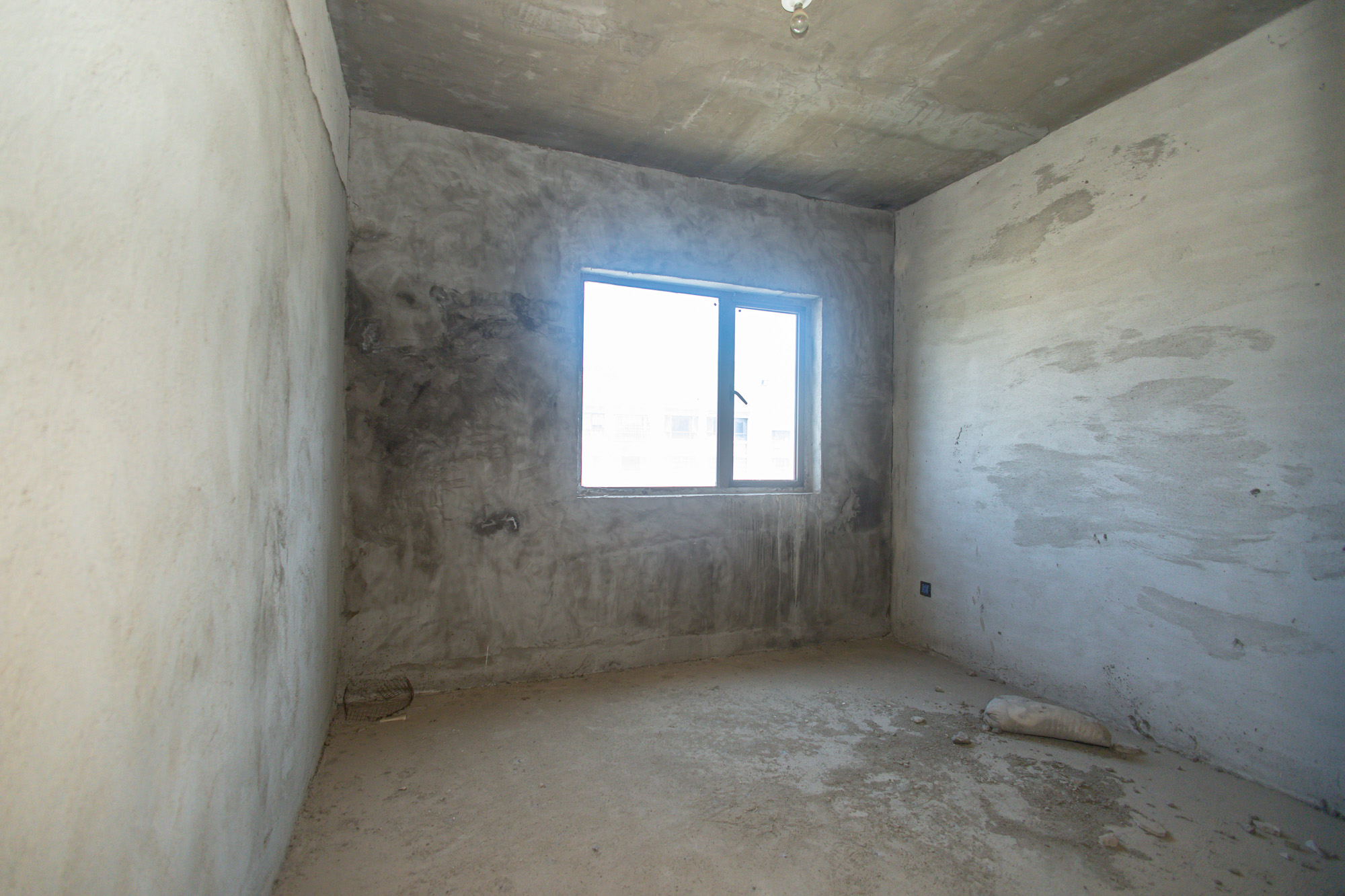 新长海广场  3室2厅1卫    58.0万 新长海广场  3室2厅1卫    58.0万卧室