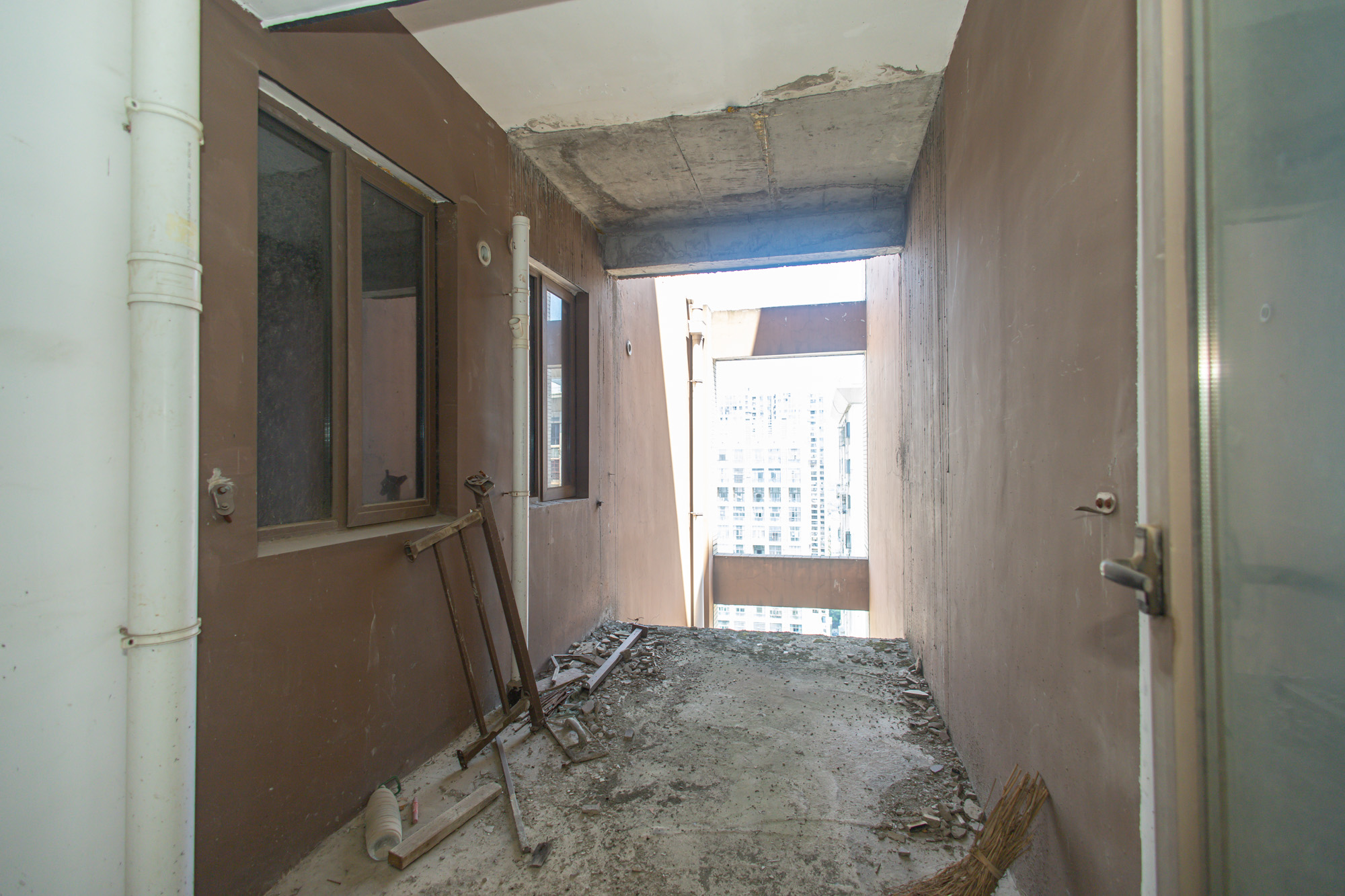 新长海广场  3室2厅1卫    58.0万 新长海广场  3室2厅1卫    58.0万阳台