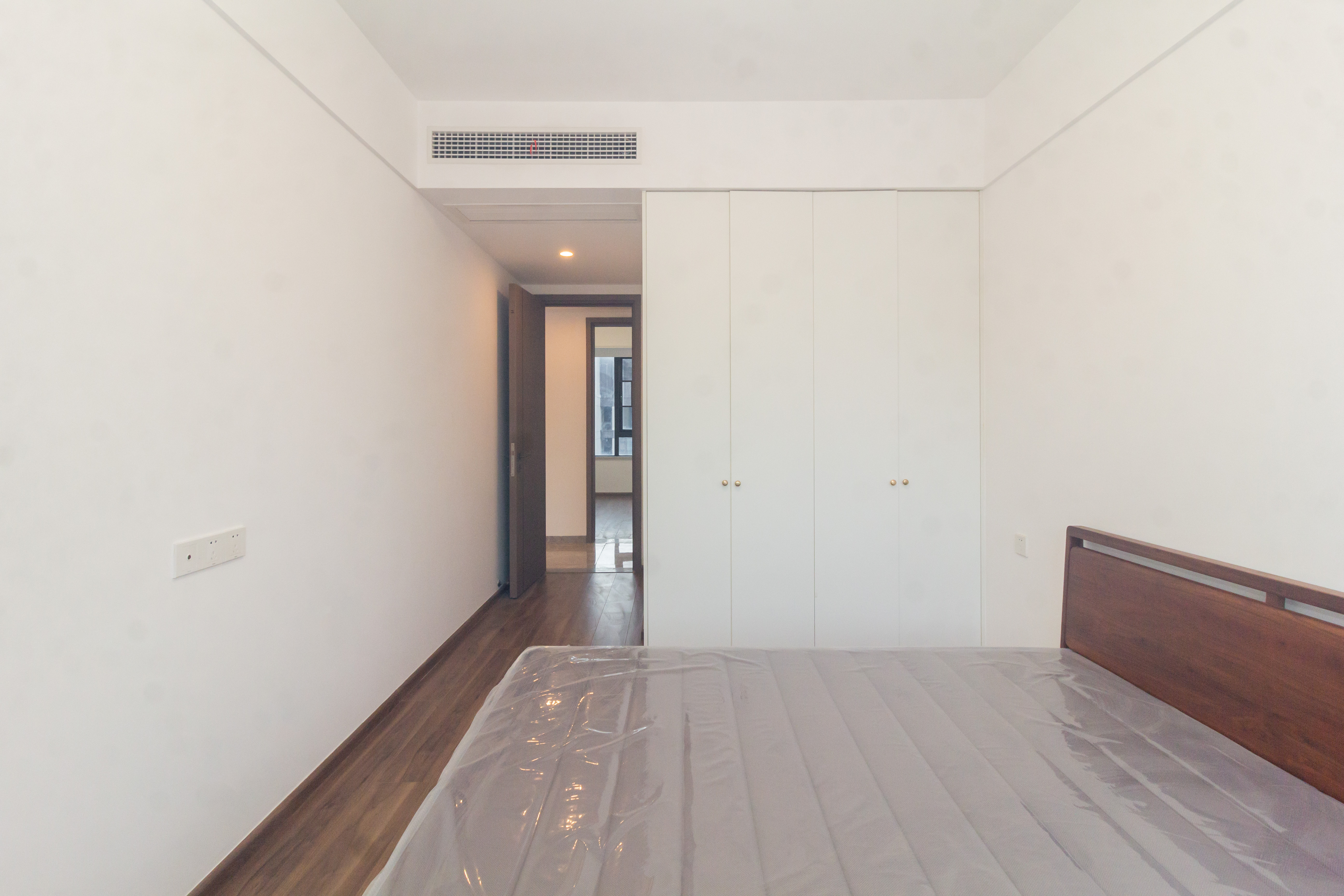 金茂建发观悦  4室2厅2卫   238.00万卧室