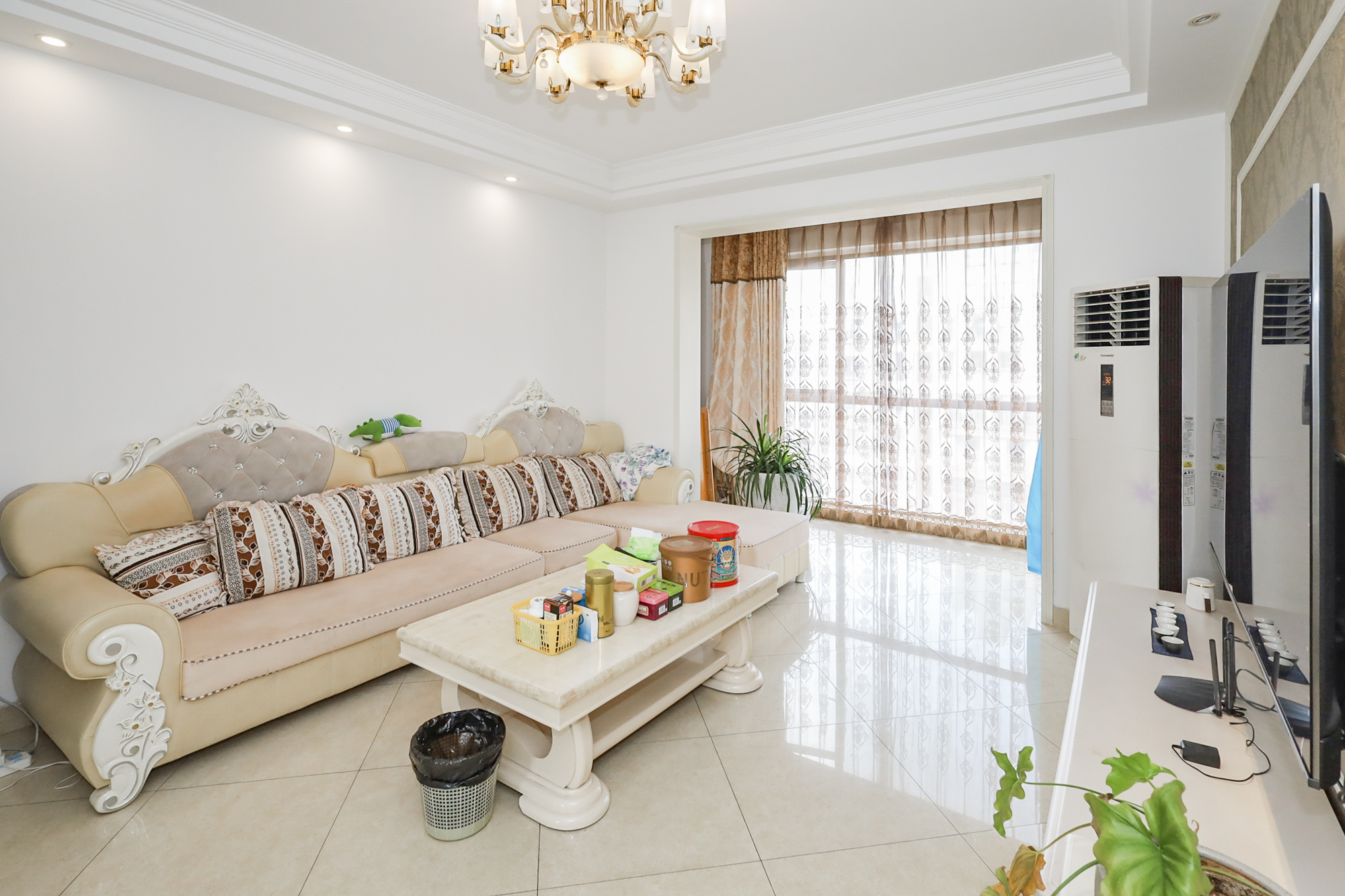 旭辉藏郡(藏郡、旭湘华府) 3室2厅1卫 225.0万 旭辉藏郡(藏郡、旭湘华府) 3室2厅1卫 225.0万客厅