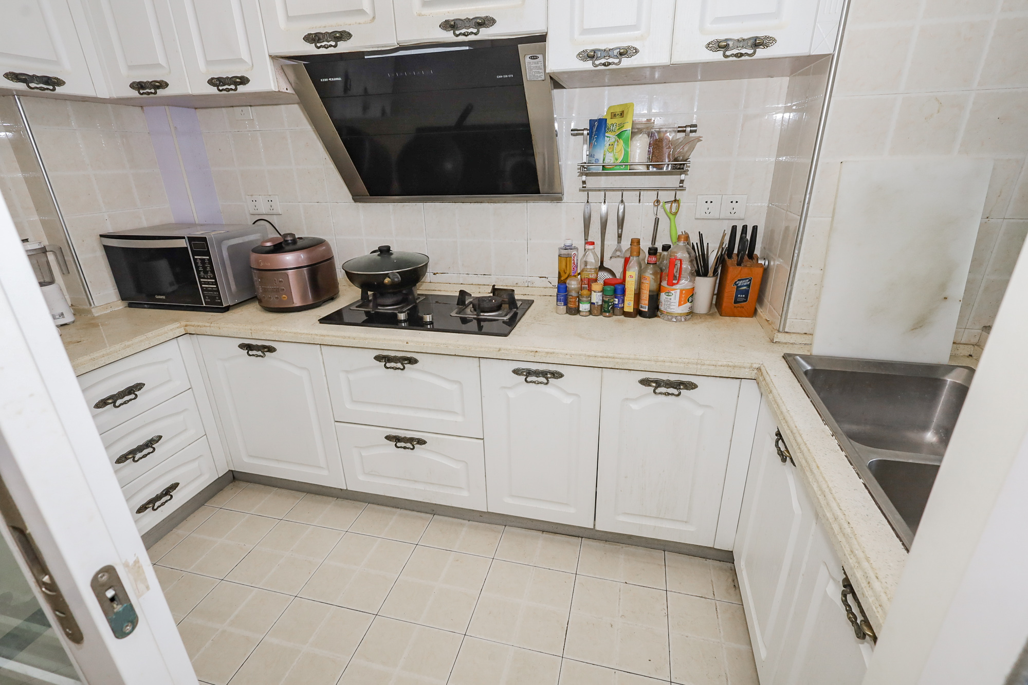 旭辉藏郡(藏郡、旭湘华府) 3室2厅1卫 225.0万 旭辉藏郡(藏郡、旭湘华府) 3室2厅1卫 225.0万厨房