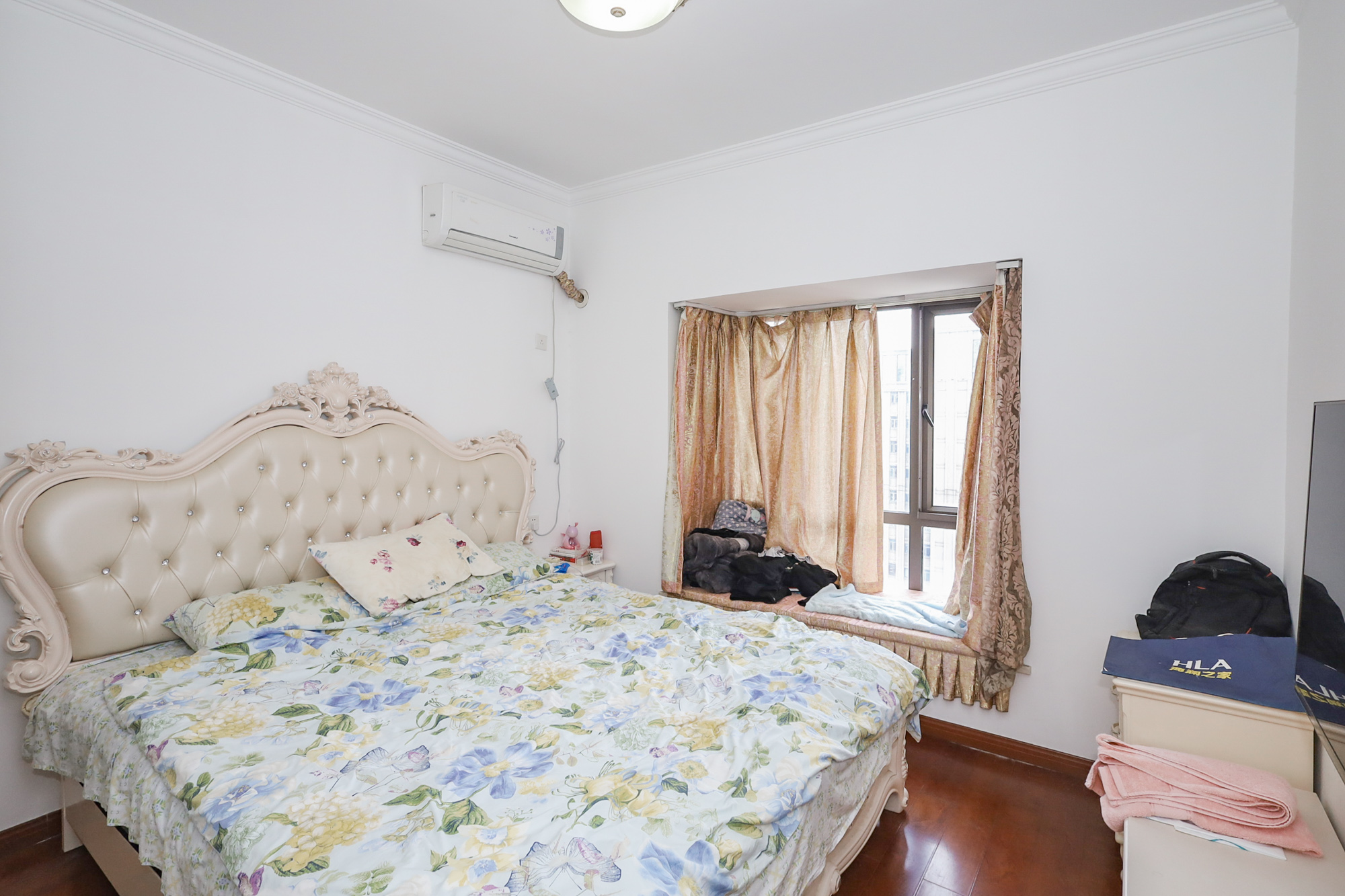 旭辉藏郡(藏郡、旭湘华府) 3室2厅1卫 225.0万 旭辉藏郡(藏郡、旭湘华府) 3室2厅1卫 225.0万卧室