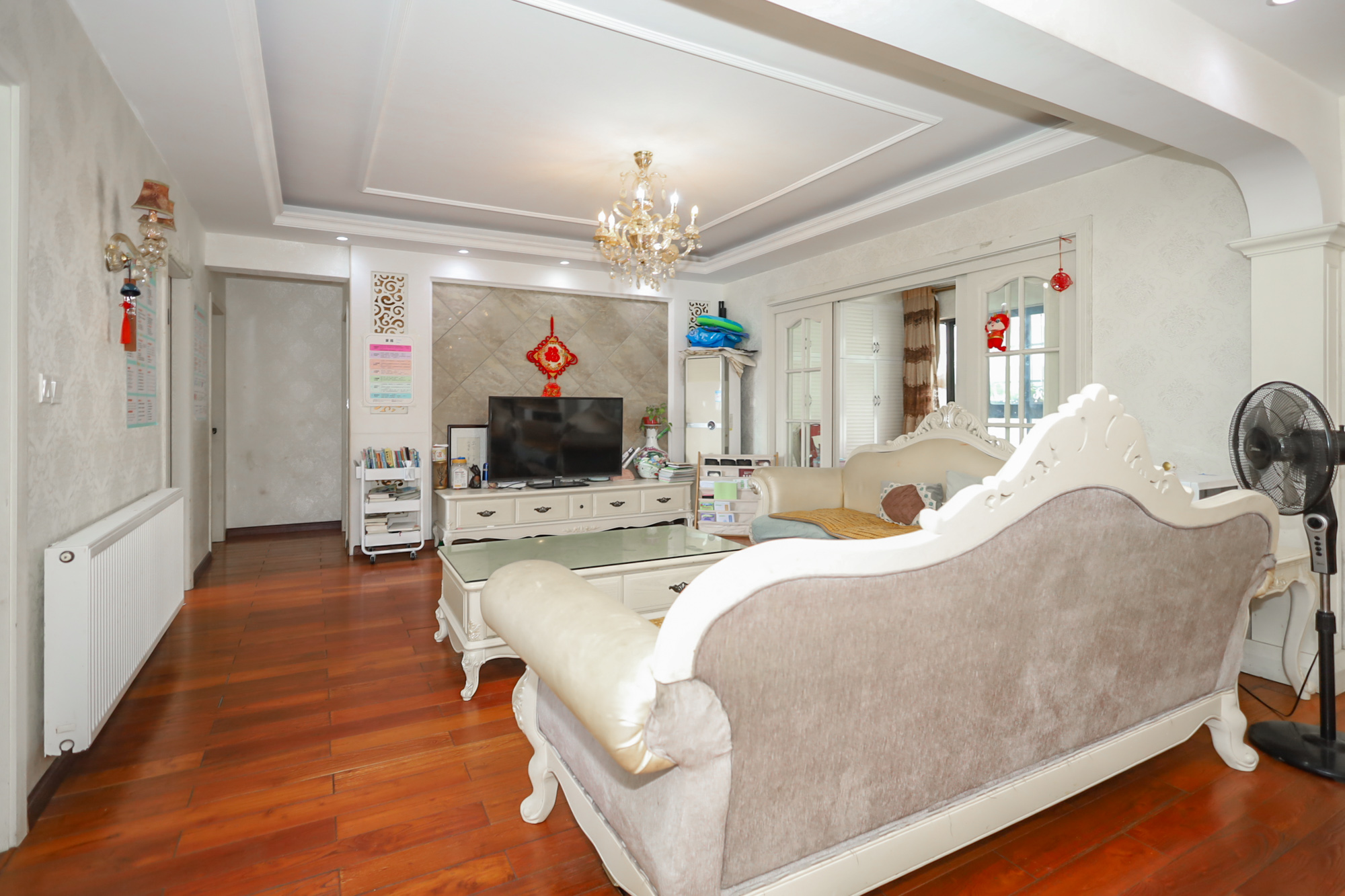 景秀江山  4室2厅2卫    189.0万 景秀江山  4室2厅2卫    189.0万客厅