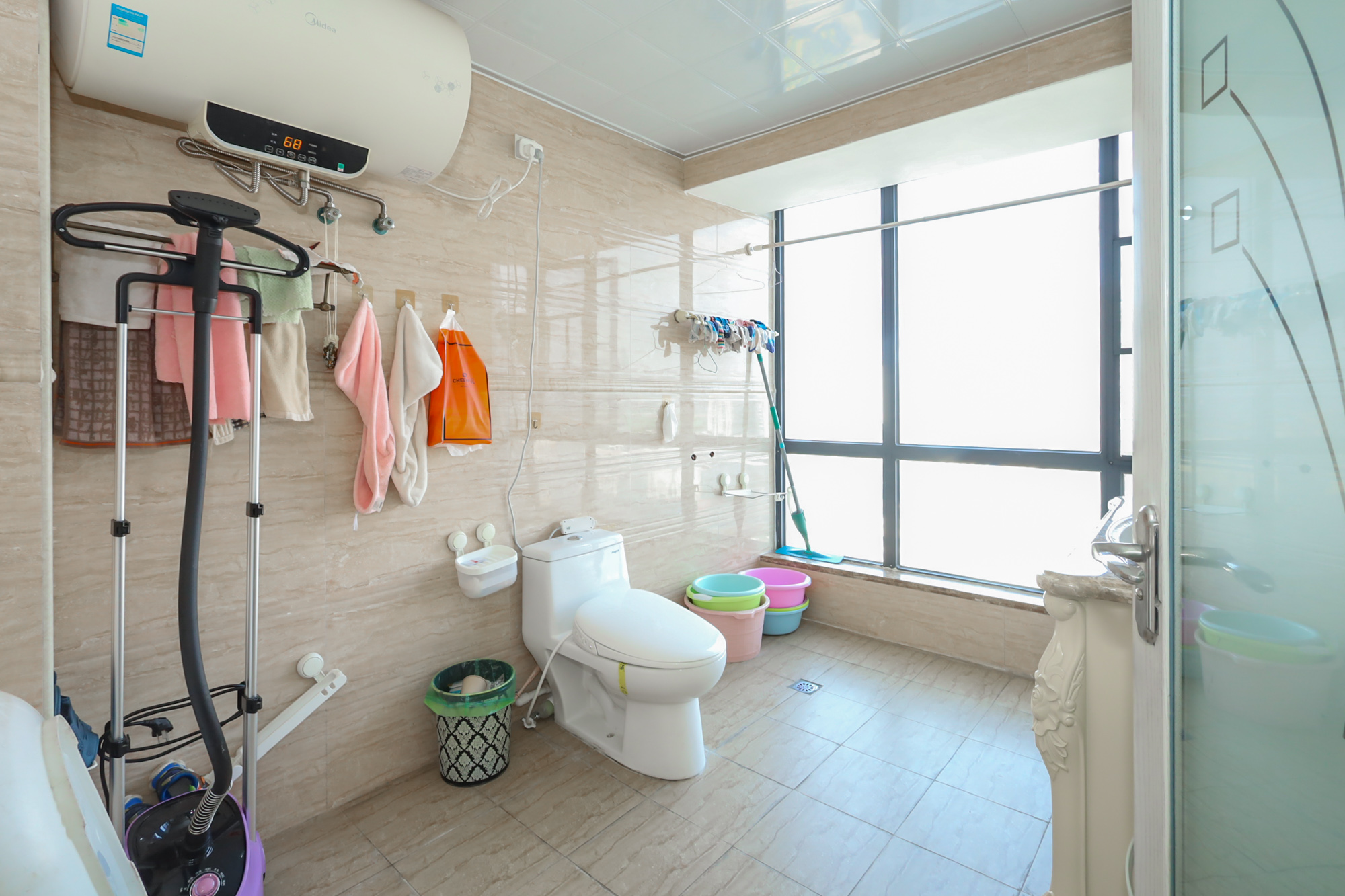 景秀江山  4室2厅2卫    189.0万 景秀江山  4室2厅2卫    189.0万卫生间