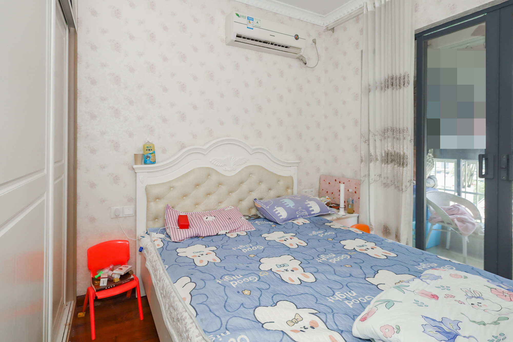 景秀江山  4室2厅2卫    189.0万 景秀江山  4室2厅2卫    189.0万卧室