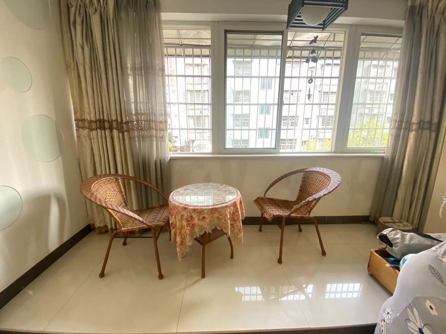 康和山庄 3室2厅2卫 42.0万 康和山庄 3室2厅2卫 42.0万室内图