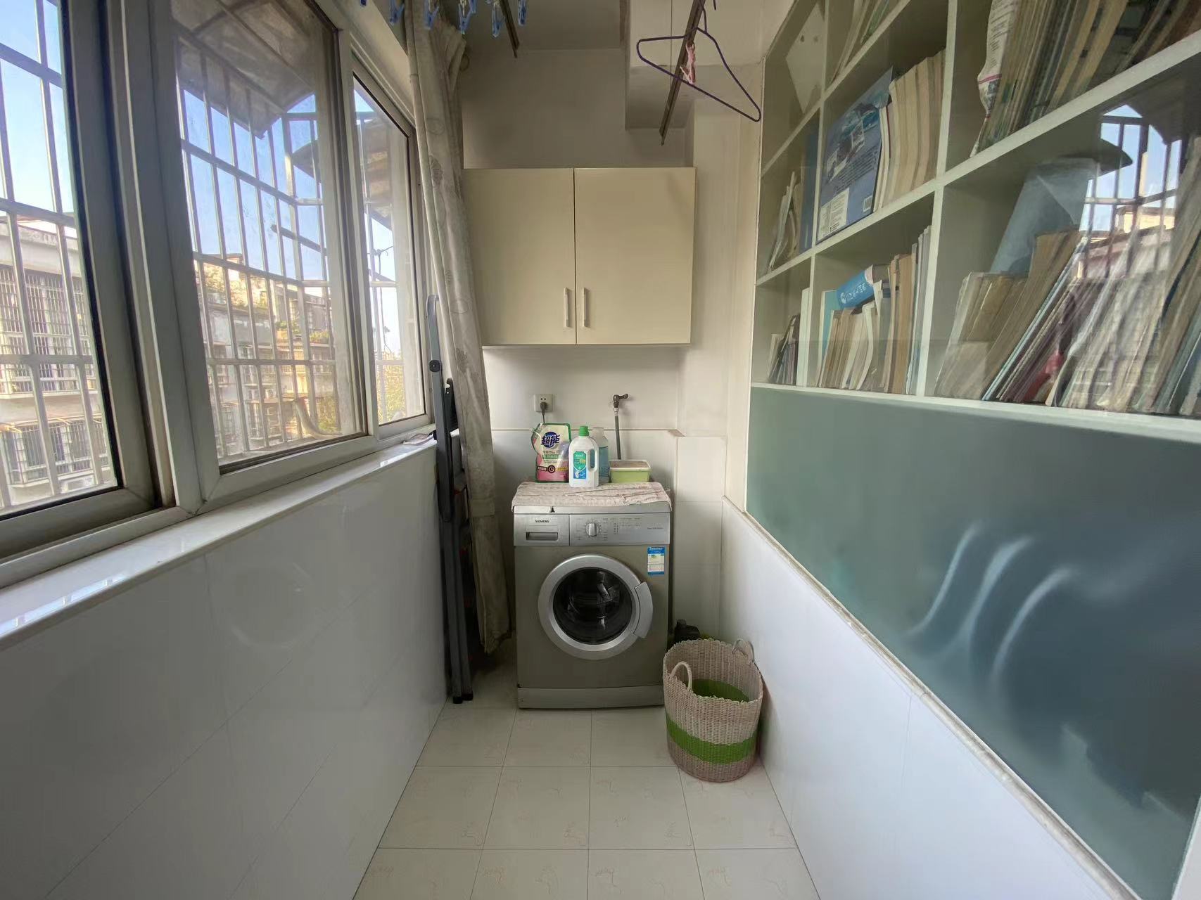 康和山庄 3室2厅2卫 42.0万 康和山庄 3室2厅2卫 42.0万室内图