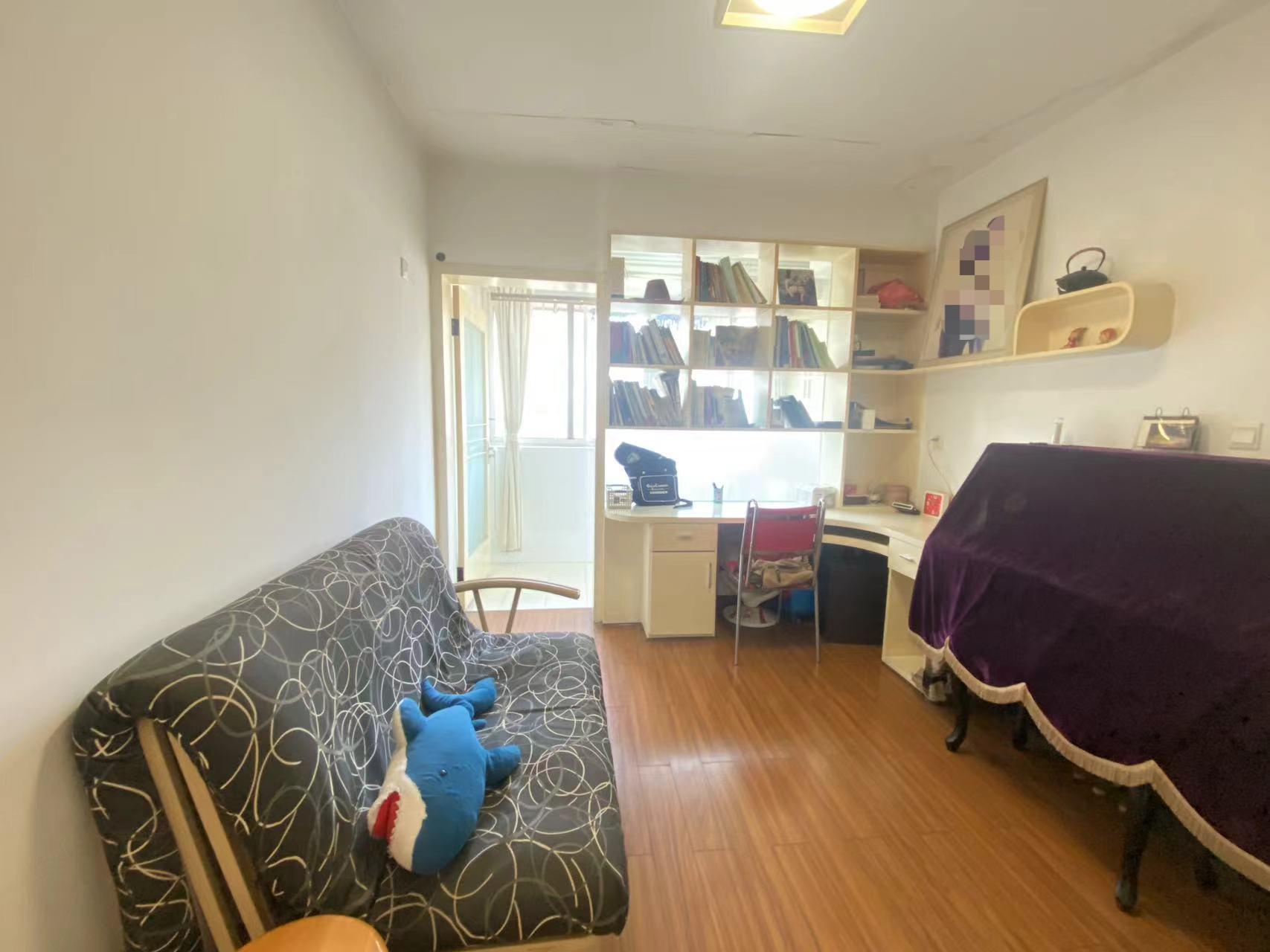 康和山庄 3室2厅2卫 42.0万 康和山庄 3室2厅2卫 42.0万室内图