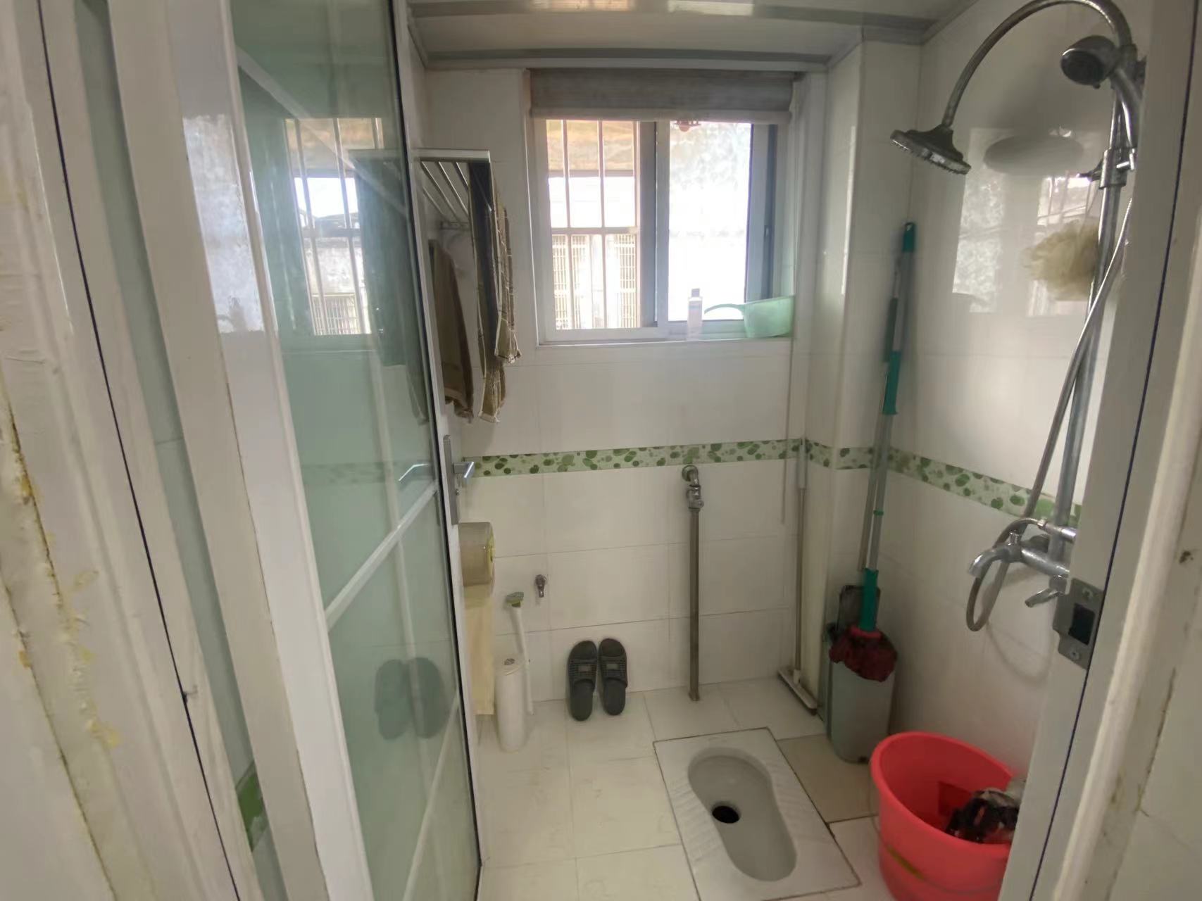 康和山庄 3室2厅2卫 42.0万 康和山庄 3室2厅2卫 42.0万室内图