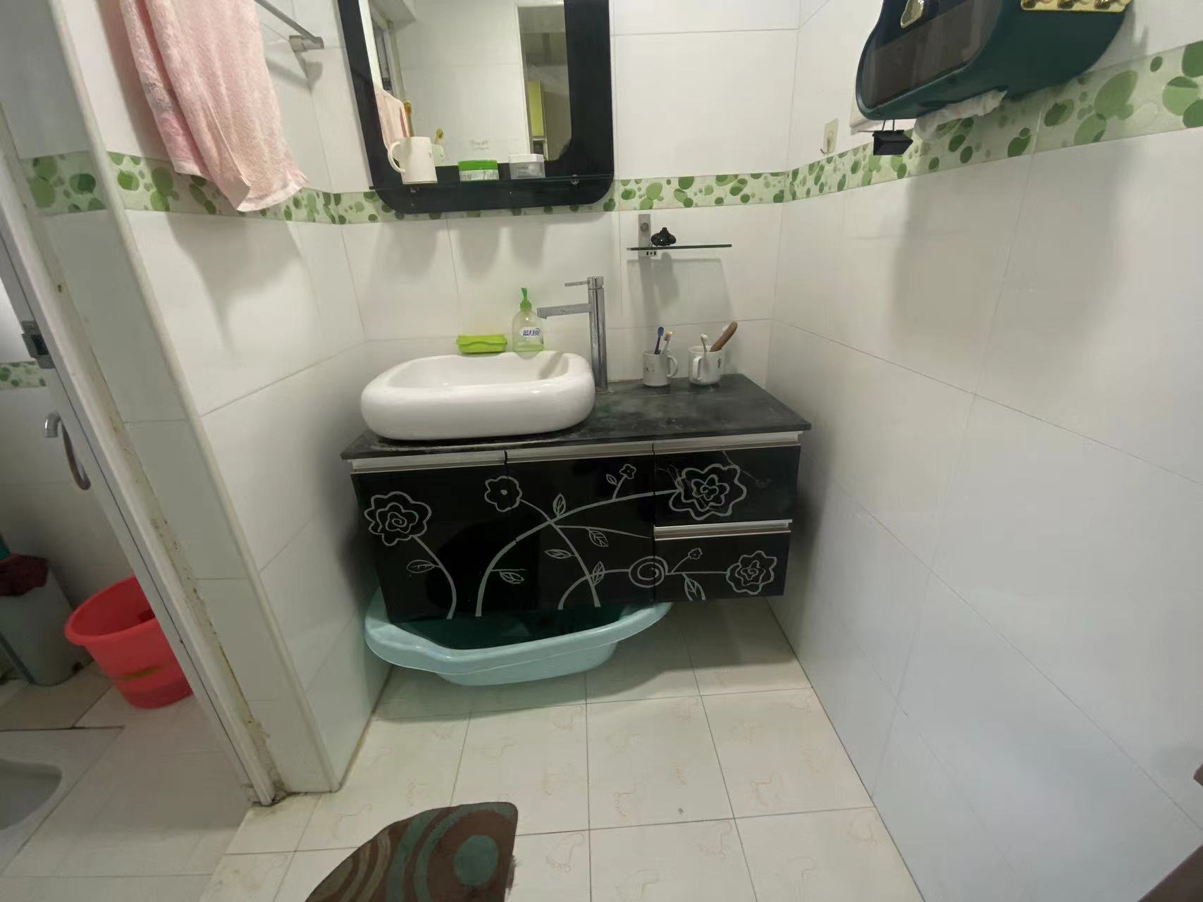 康和山庄 3室2厅2卫 42.0万 康和山庄 3室2厅2卫 42.0万室内图