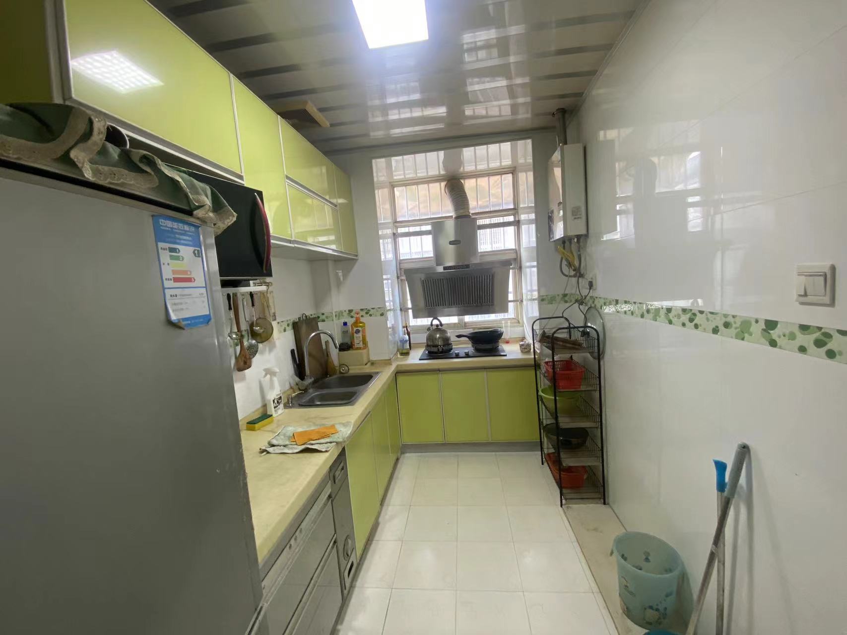 康和山庄 3室2厅2卫 42.0万 康和山庄 3室2厅2卫 42.0万室内图