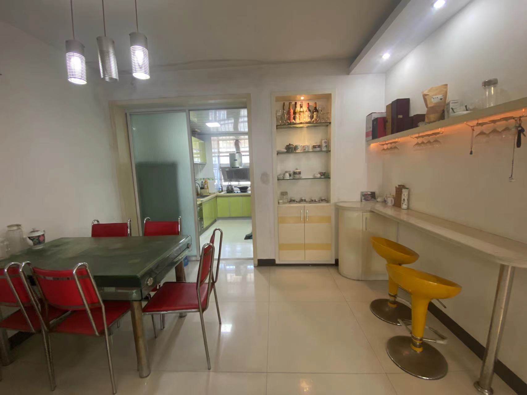 康和山庄 3室2厅2卫 42.0万 康和山庄 3室2厅2卫 42.0万室内图