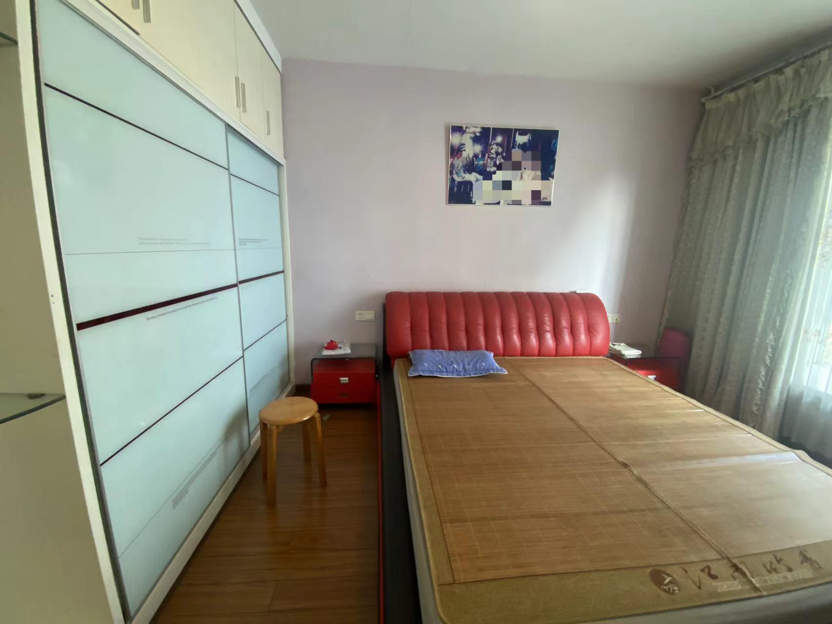 康和山庄 3室2厅2卫 42.0万 康和山庄 3室2厅2卫 42.0万室内图