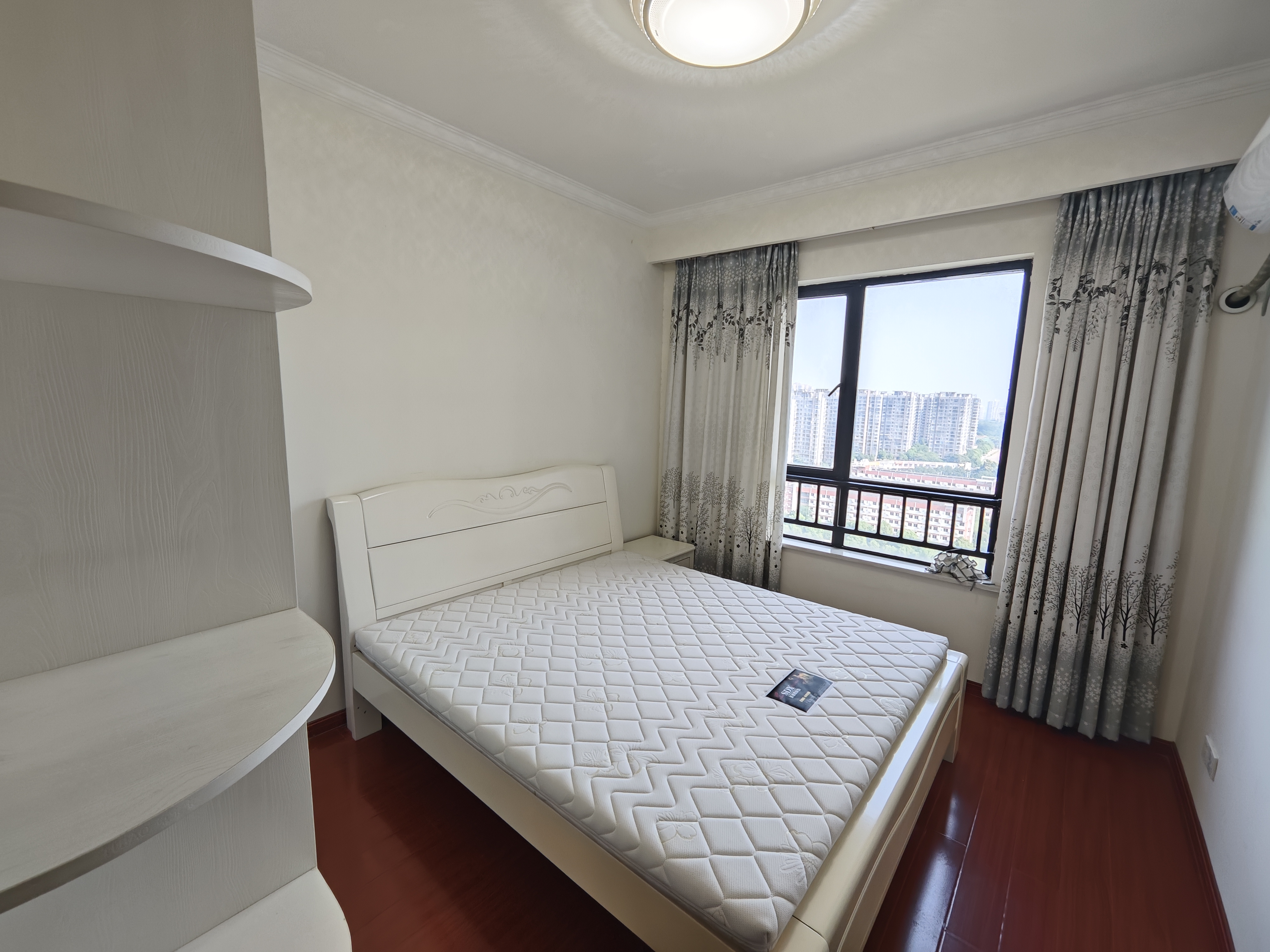 康桥美郡 4室2厅2卫 84.9万 康桥美郡 4室2厅2卫 84.9万室内图