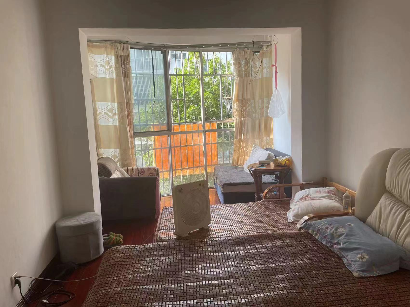 天鹅花园  3室2厅1卫    61.8万 天鹅花园  3室2厅1卫    61.8万室内图