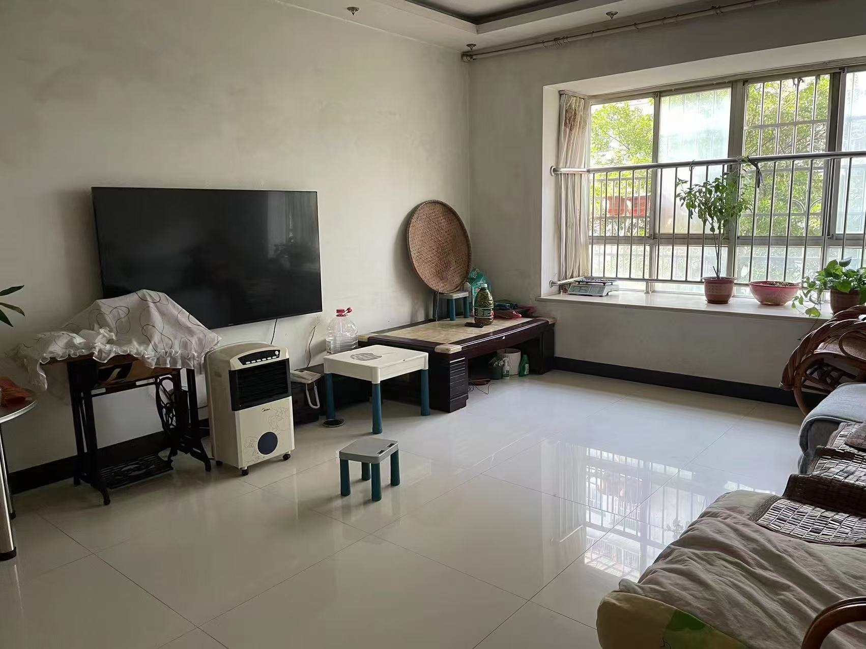 天鹅花园  3室2厅1卫    61.8万 天鹅花园  3室2厅1卫    61.8万室内图