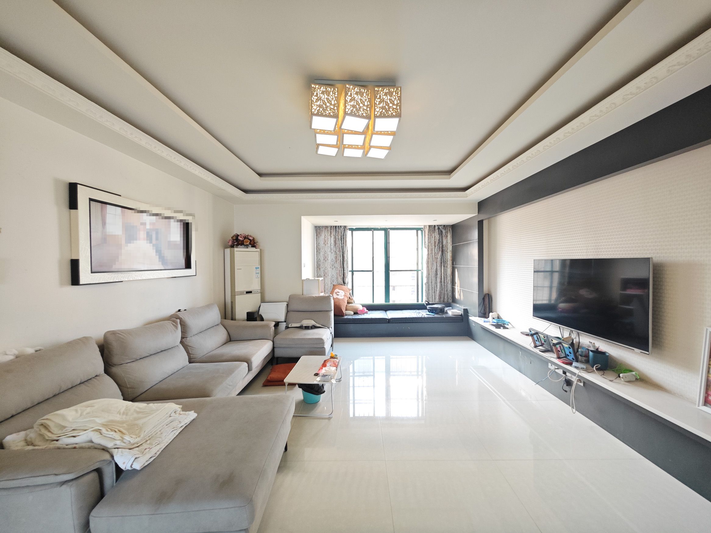 岳泰理想城 4室2厅2卫 110.0万 岳泰理想城 4室2厅2卫 110.0万客厅