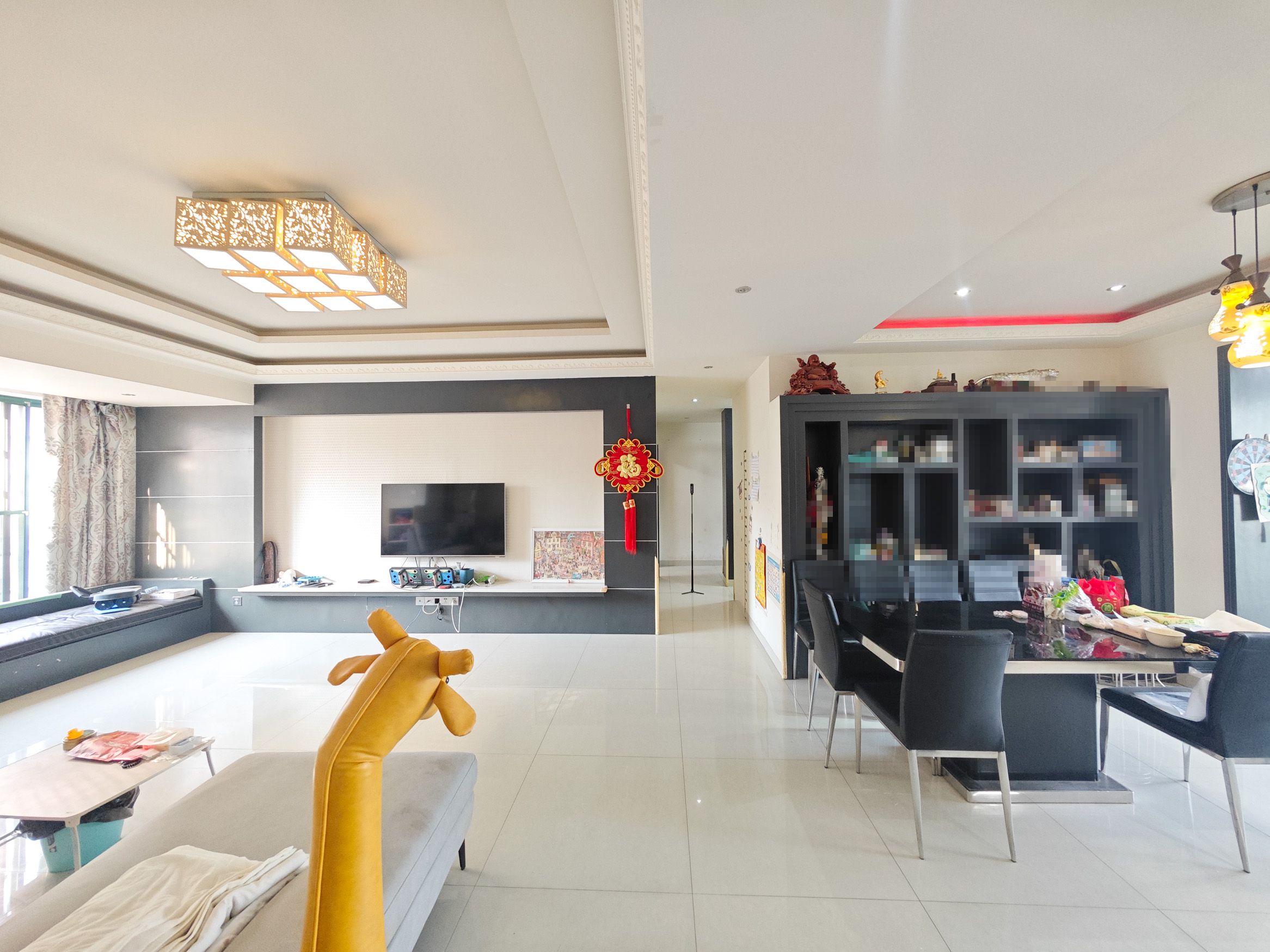 岳泰理想城 4室2厅2卫 110.0万 岳泰理想城 4室2厅2卫 110.0万客厅