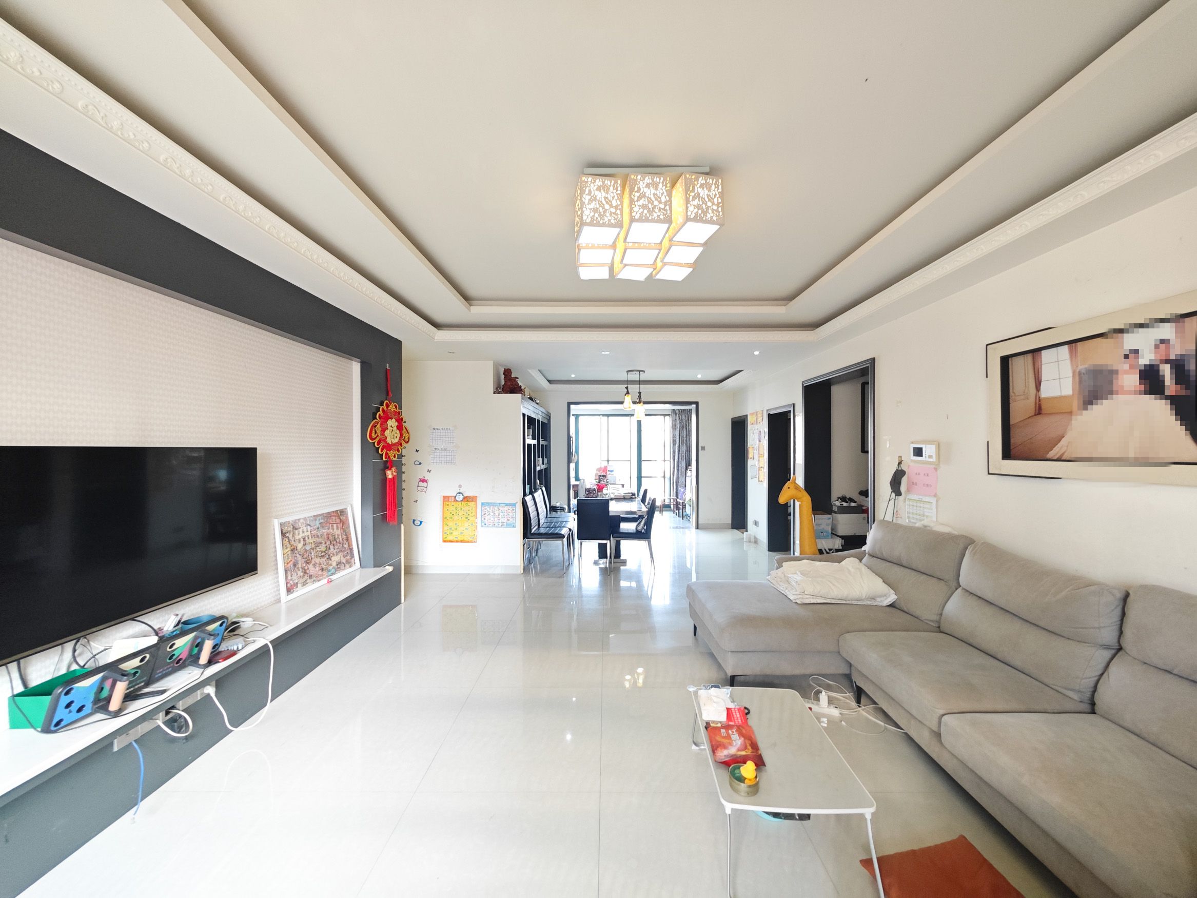 岳泰理想城 4室2厅2卫 110.0万 岳泰理想城 4室2厅2卫 110.0万客厅