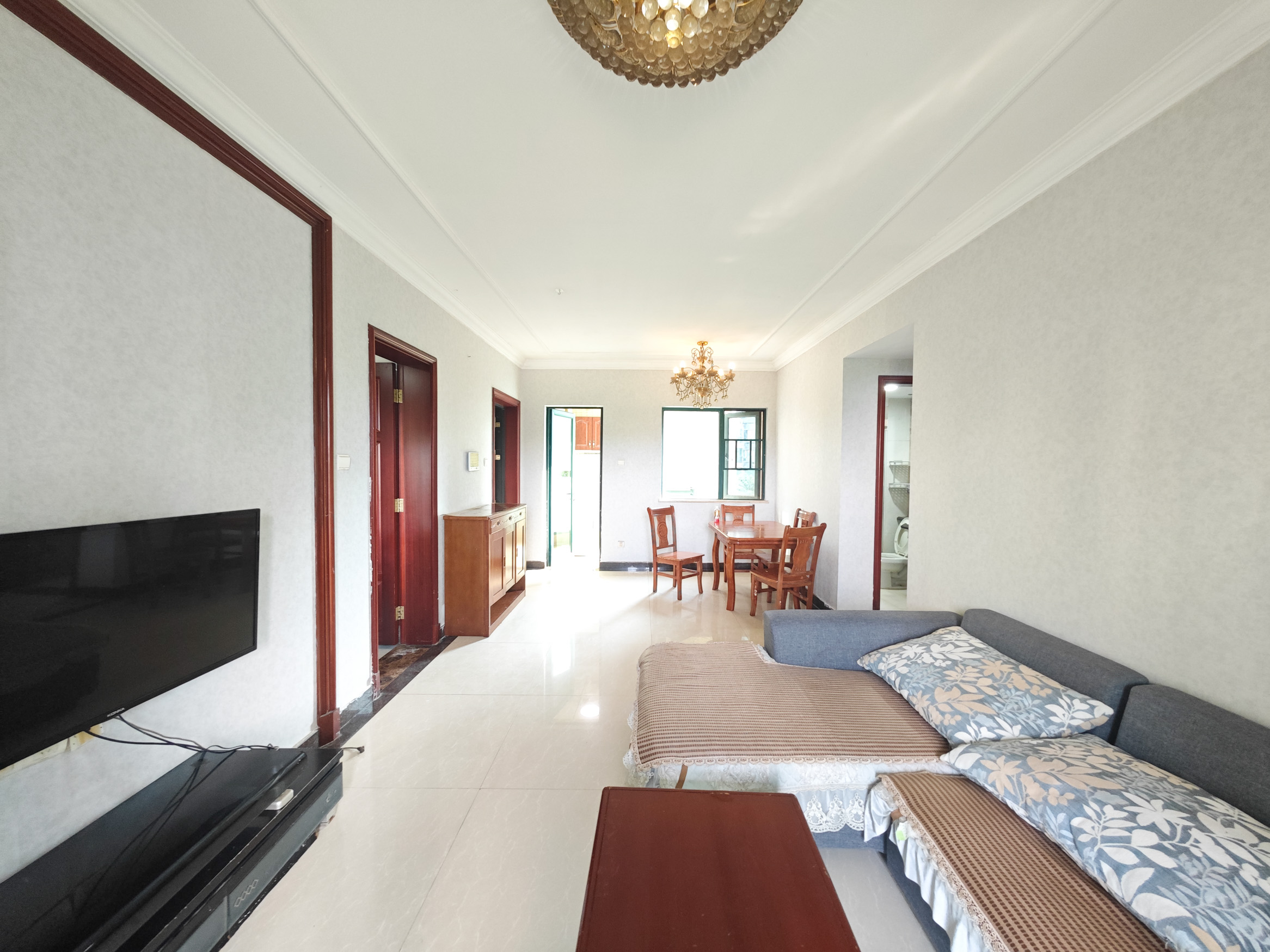 恒大城  3室2厅1卫    70.0万 恒大城  3室2厅1卫    70.0万