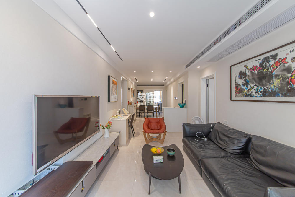 和泓融成府  3室2厅2卫    148.0万