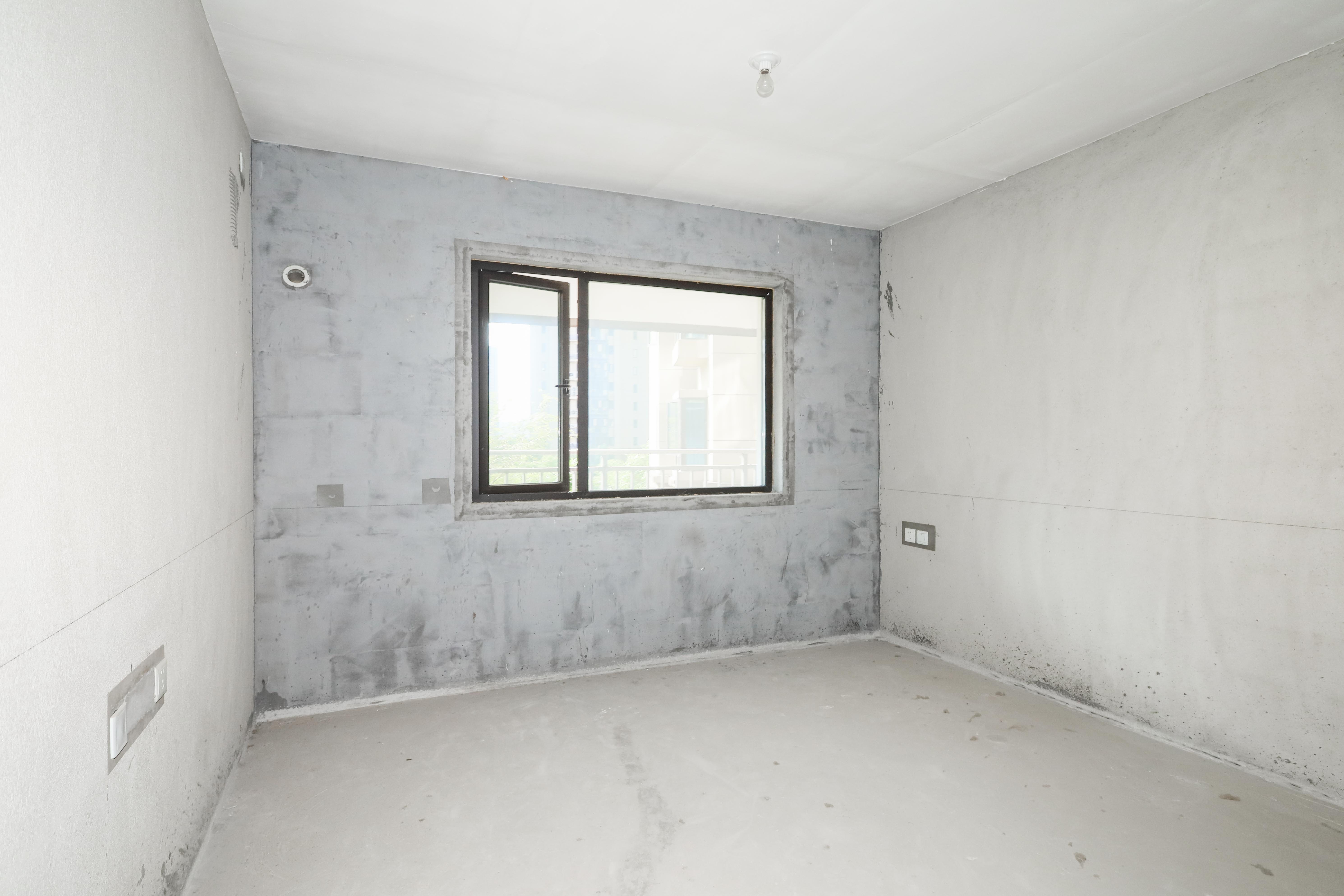 中国铁建梅溪青秀三期  4室2厅2卫   229.00万卧室