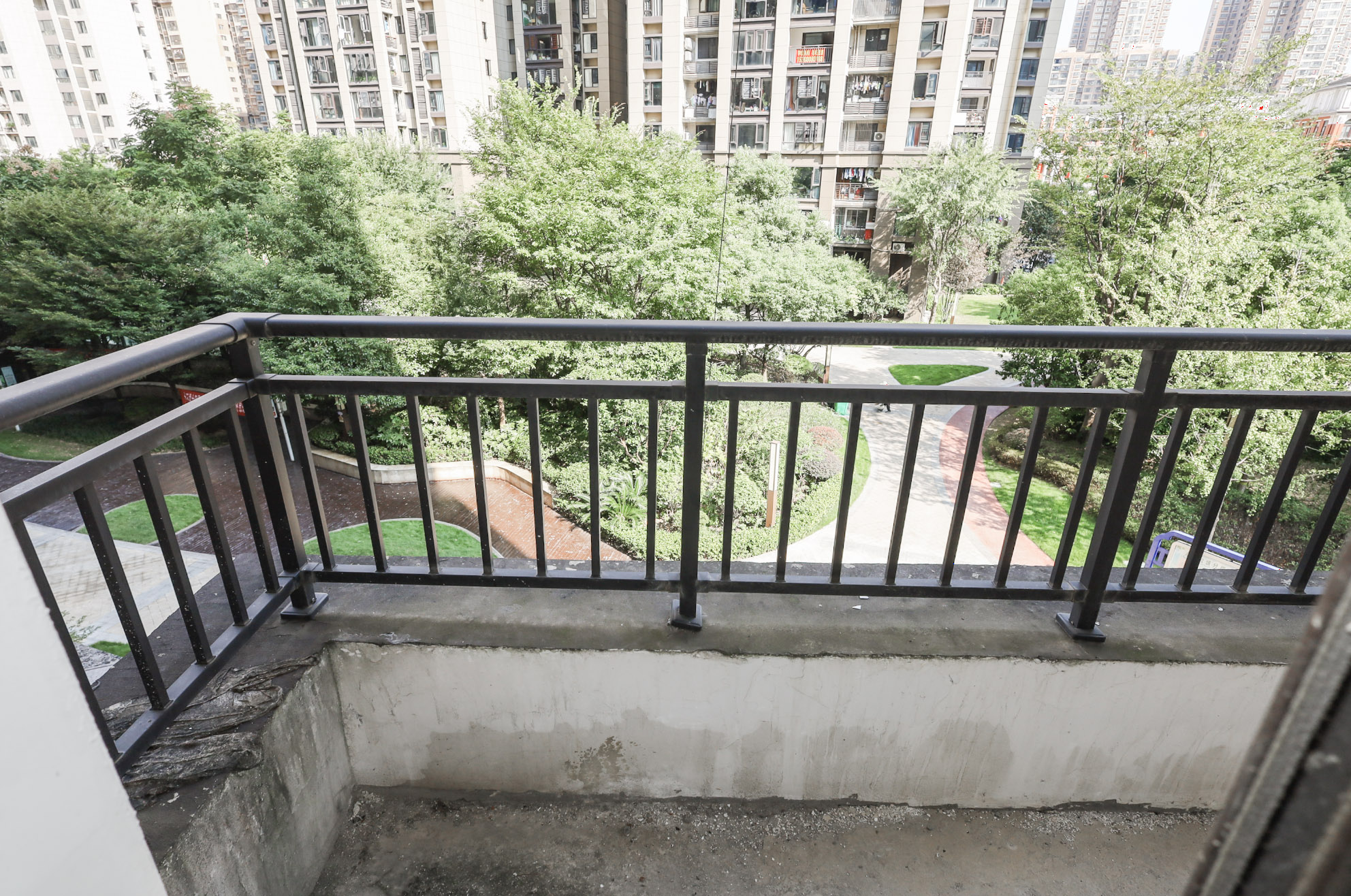 中国铁建梅溪青秀三期  4室2厅2卫   229.00万阳台