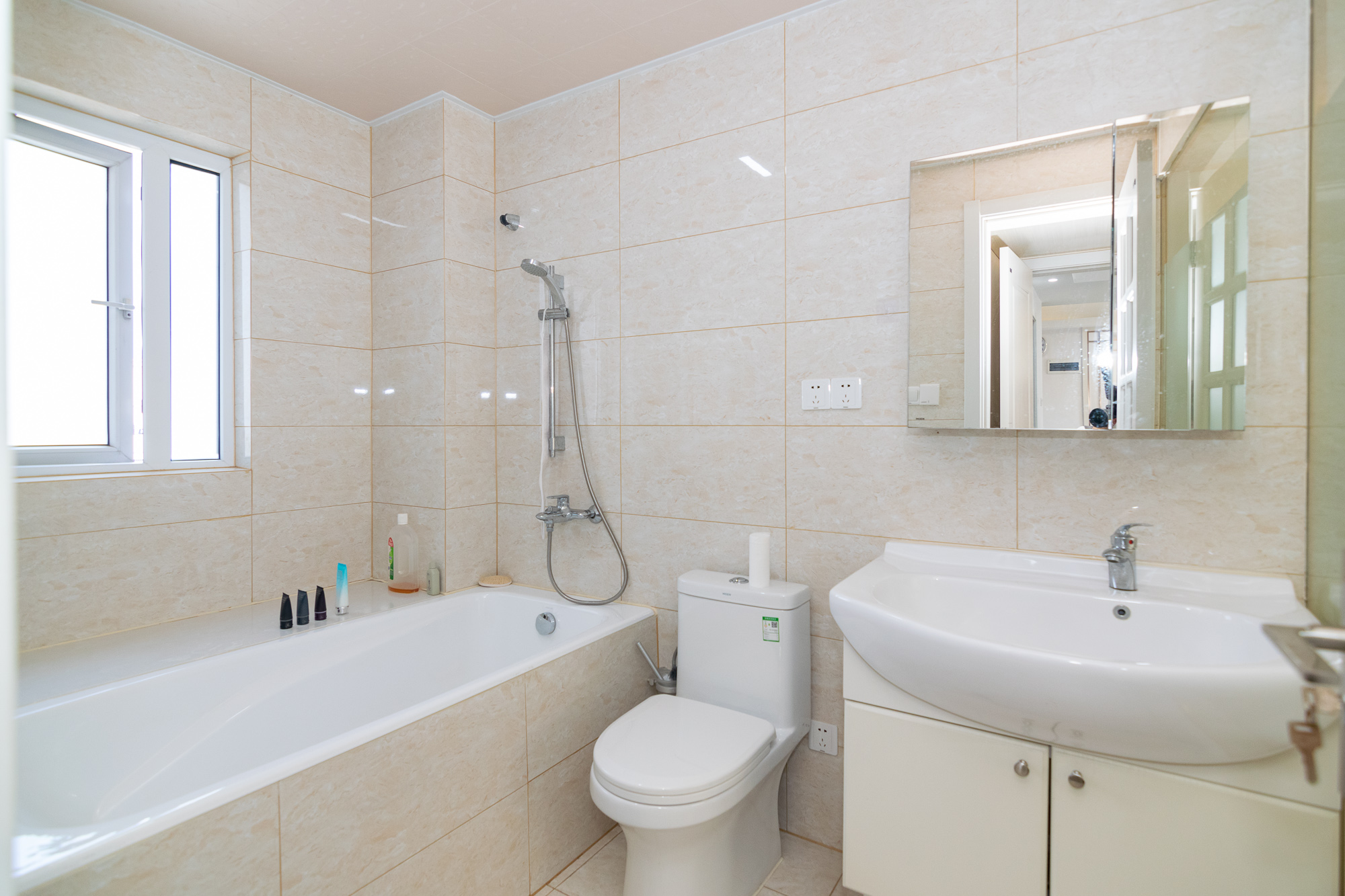 新城国际花都 3室2厅2卫 84.0万 新城国际花都 3室2厅2卫 84.0万卫生间