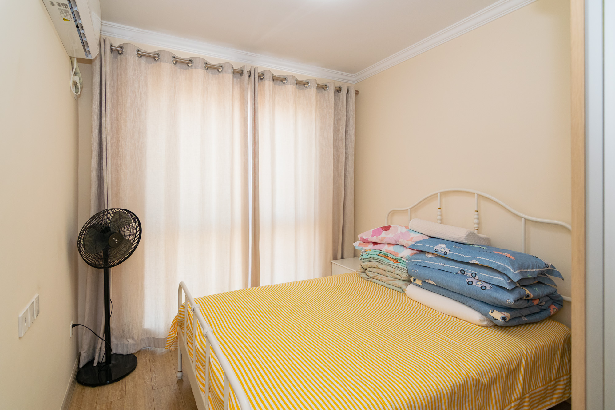 新城国际花都 3室2厅2卫 84.0万 新城国际花都 3室2厅2卫 84.0万卧室