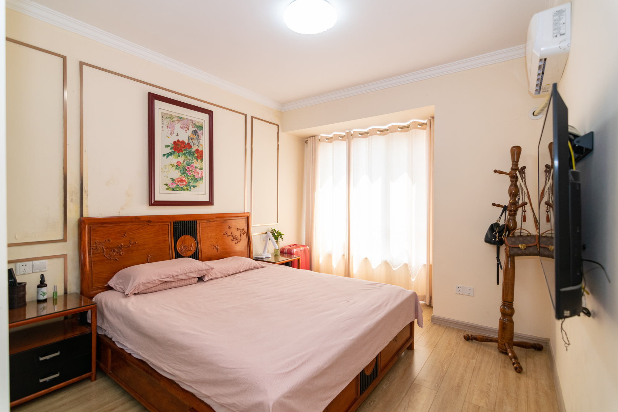 新城国际花都 3室2厅2卫 84.0万 新城国际花都 3室2厅2卫 84.0万卧室